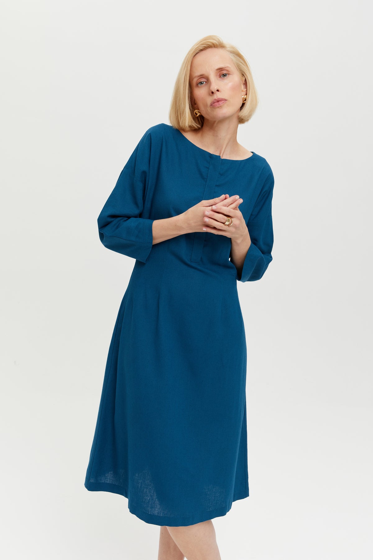 ayani-lusin-midi-leinenkleid-mit-knopfleiste-in-petrol-blue image 4