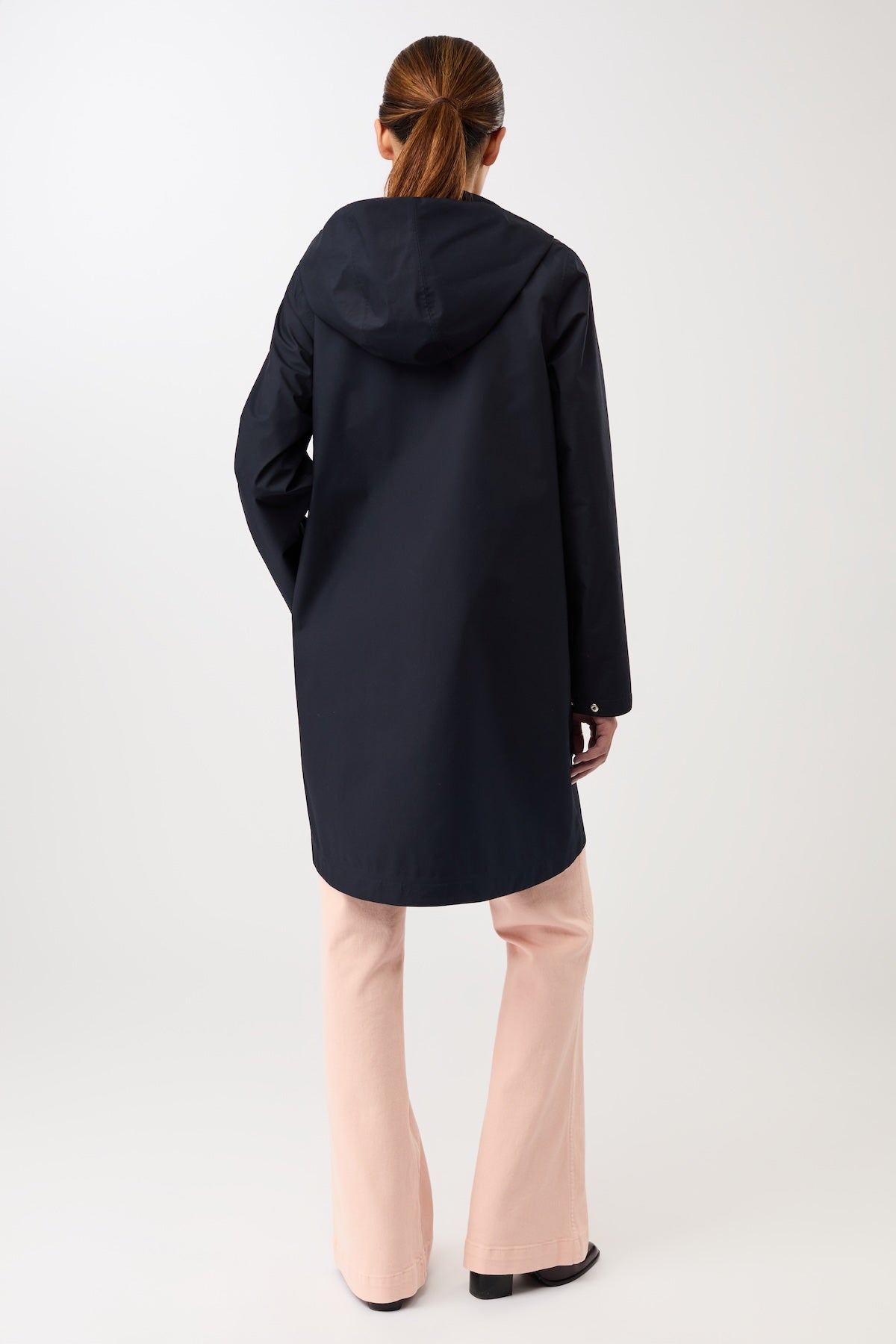 langerchen-schmaler-regenparka-mit-verdecktem-rei-verschluss-navy-regenjacke image 5