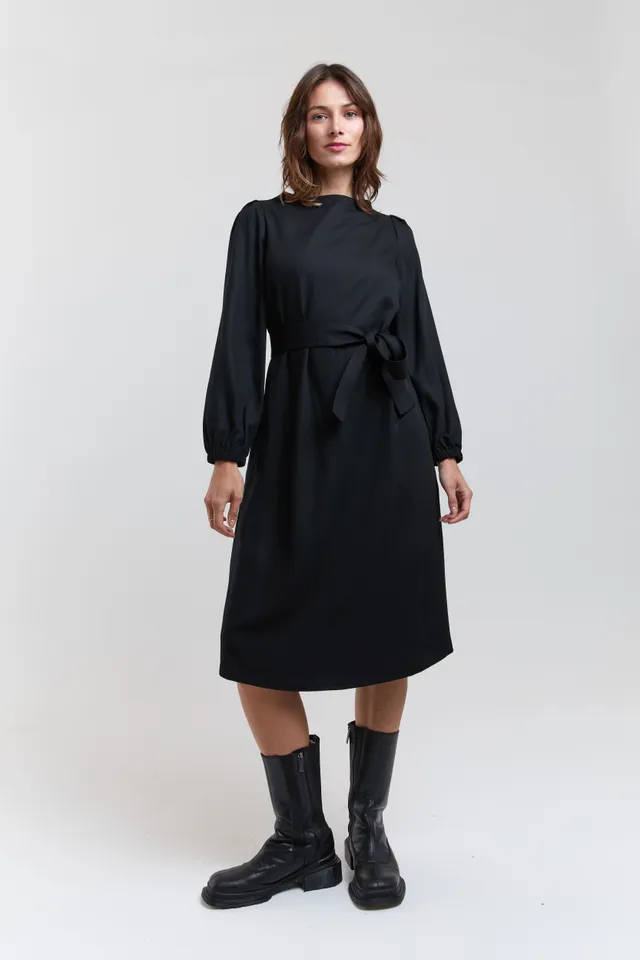 ayani-mia-g-rtelkleid-mit-plissee-rmeln-und-stehkragen-in-schwarz image 1
