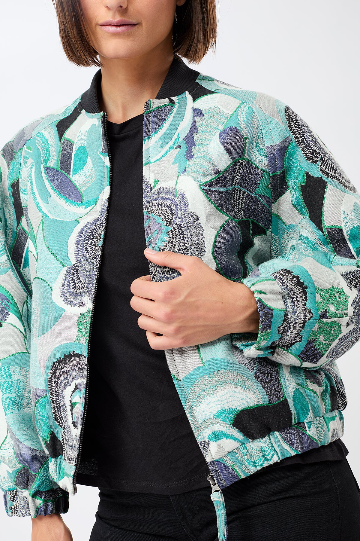 langerchen-bomberjacke-aus-exklusivem-jacquard-in-original-jacquard image 1