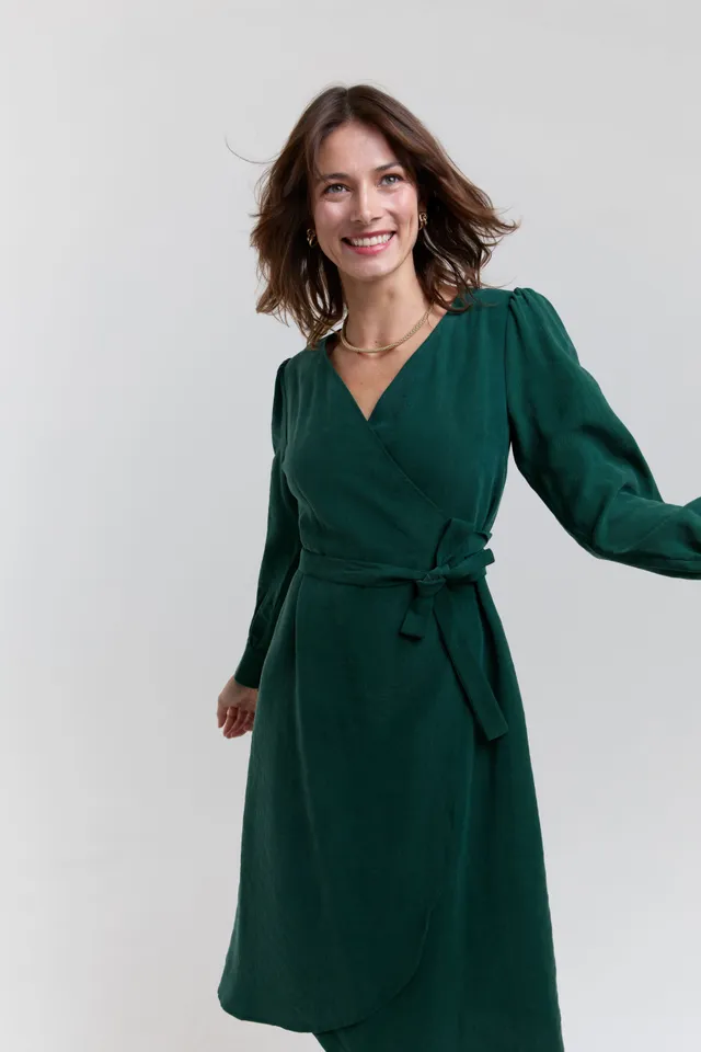 ayani-sophie-wickelkleid-mit-puff-rmeln-und-bindeg-rtel-in-forest-green image 1