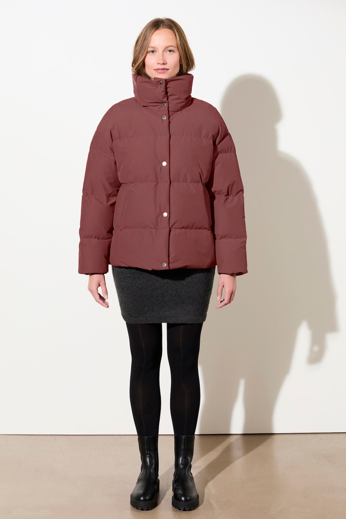 langerchen-gesteppte-jacke-aus-eco-daune-stehkragen-jacke-burgundy image 1