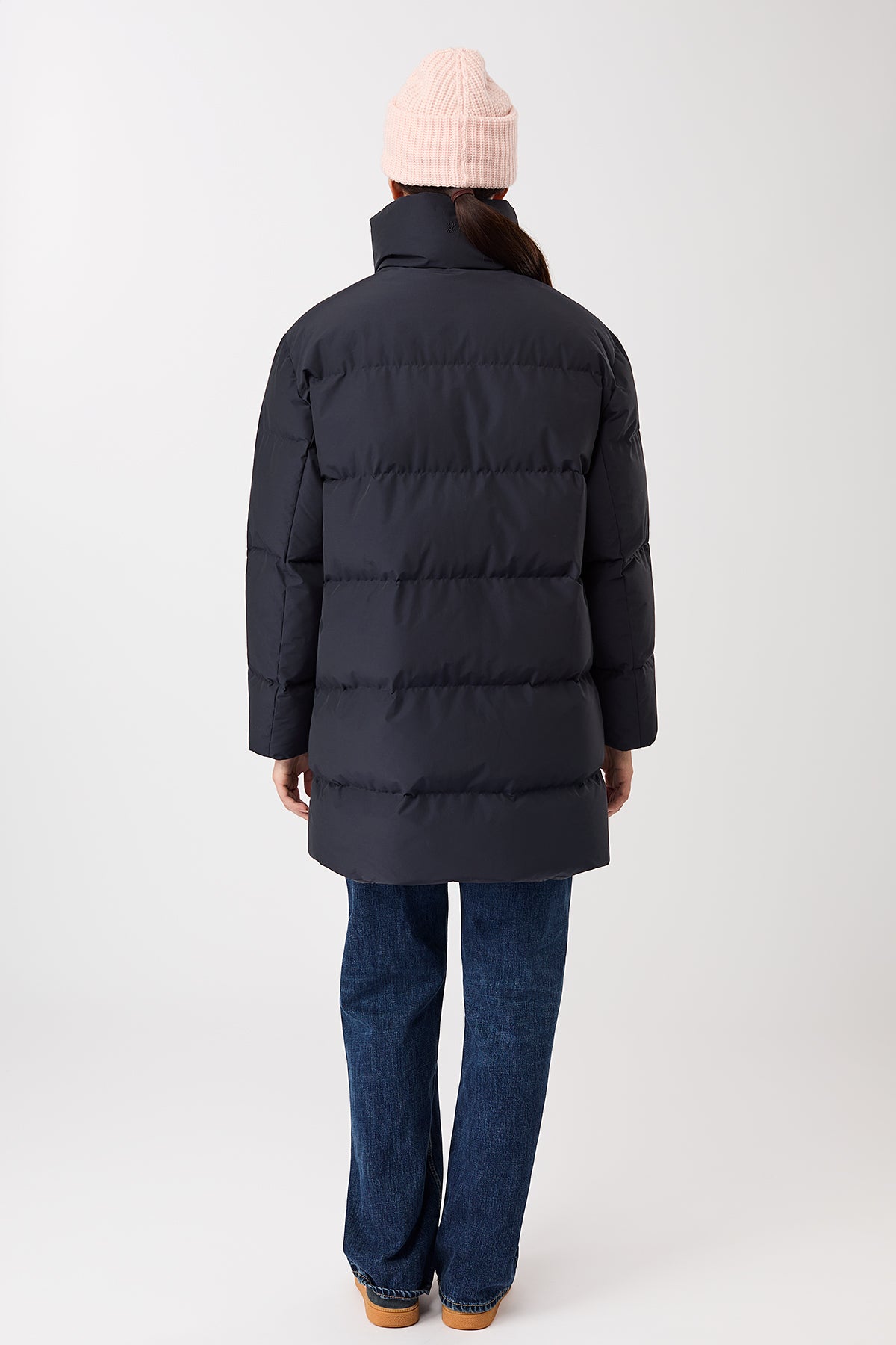 langerchen-jacke-mit-stehkragen-aus-eco-daune-navy-kurz image 4