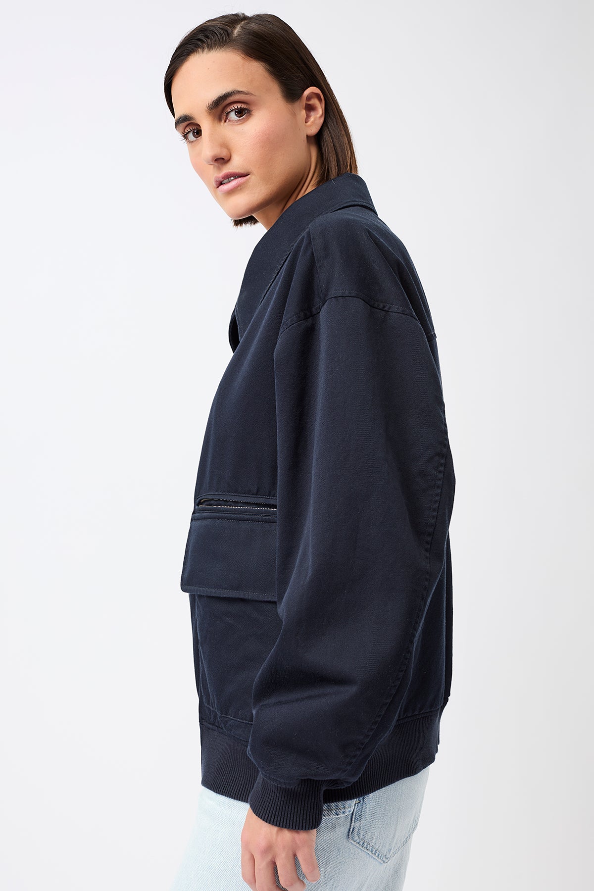 langerchen-blousonjacke-mit-gro-en-taschen-navy image 2