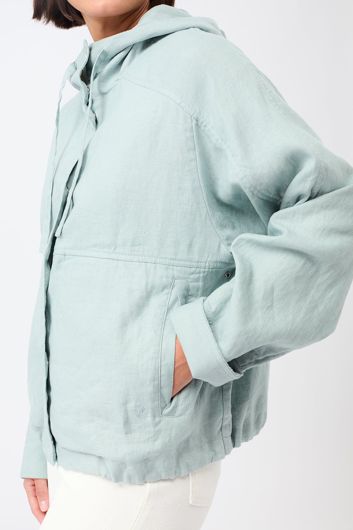 langerchen-flow-lockere-jacke-mit-kordelzug-kapuze-kurze-leinenjacke image 4