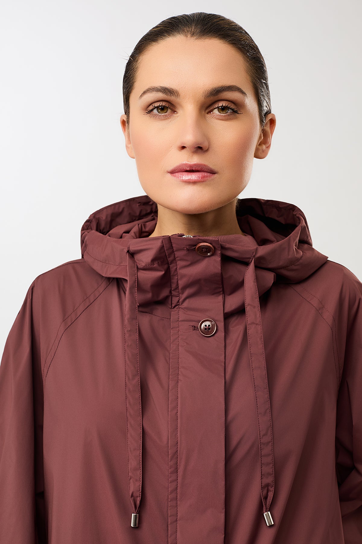 langerchen-kapuzenjacke-mit-gro-en-taschen-rubywood image 5