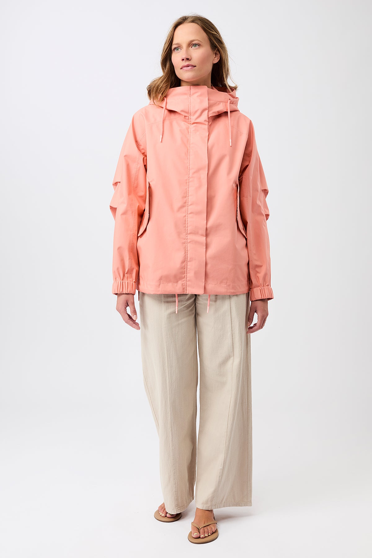 langerchen-kapuzenjacke-mit-falten-am-arm-kurze-jacke-in-frangipani image 1