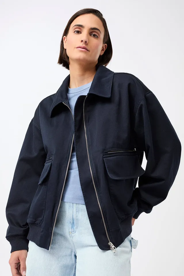 langerchen-blousonjacke-mit-gro-en-taschen-navy image 1