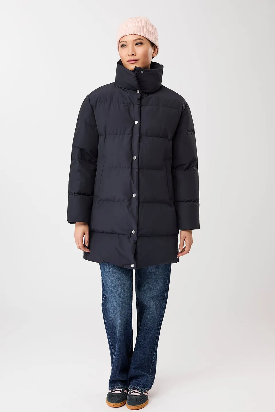 langerchen-jacke-mit-stehkragen-aus-eco-daune-navy-kurz image 1