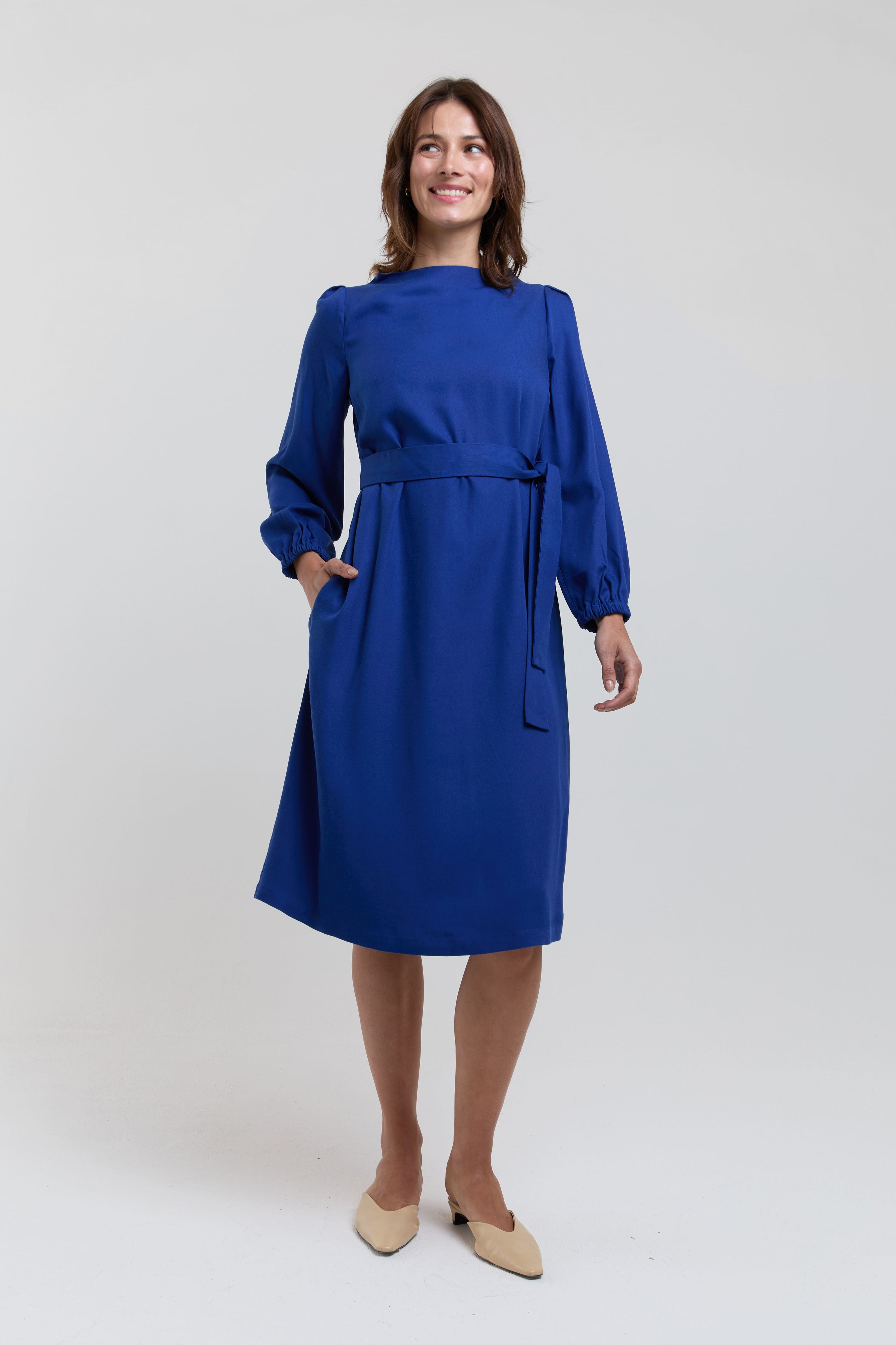 ayani-mia-g-rtelkleid-mit-plissee-rmeln-und-stehkragen-in-midnight-blue image 5