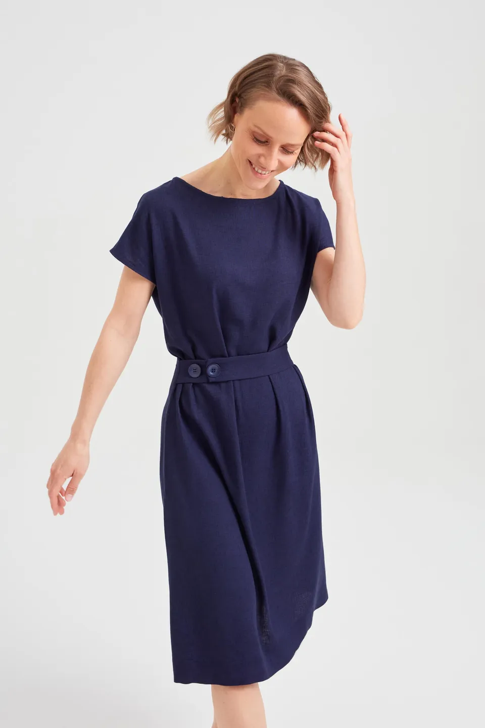 ayani-sati-midi-kleid-bootsausschnitt-schwarz-blau image 1