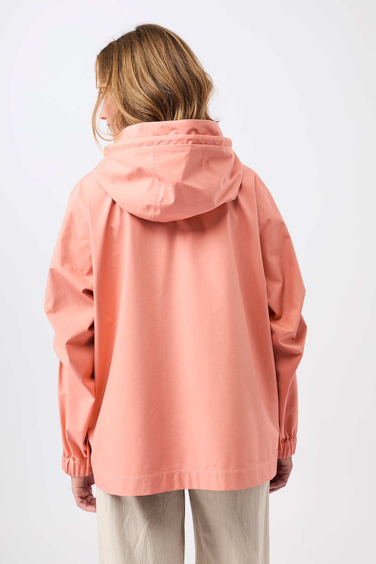 langerchen-kapuzenjacke-mit-falten-am-arm-kurze-jacke-in-frangipani image 2