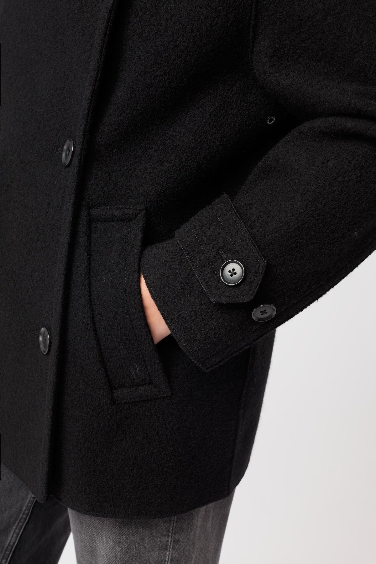 langerchen-langer-cabanstyle-mit-gro-em-kragen-mantel-in-black image 5
