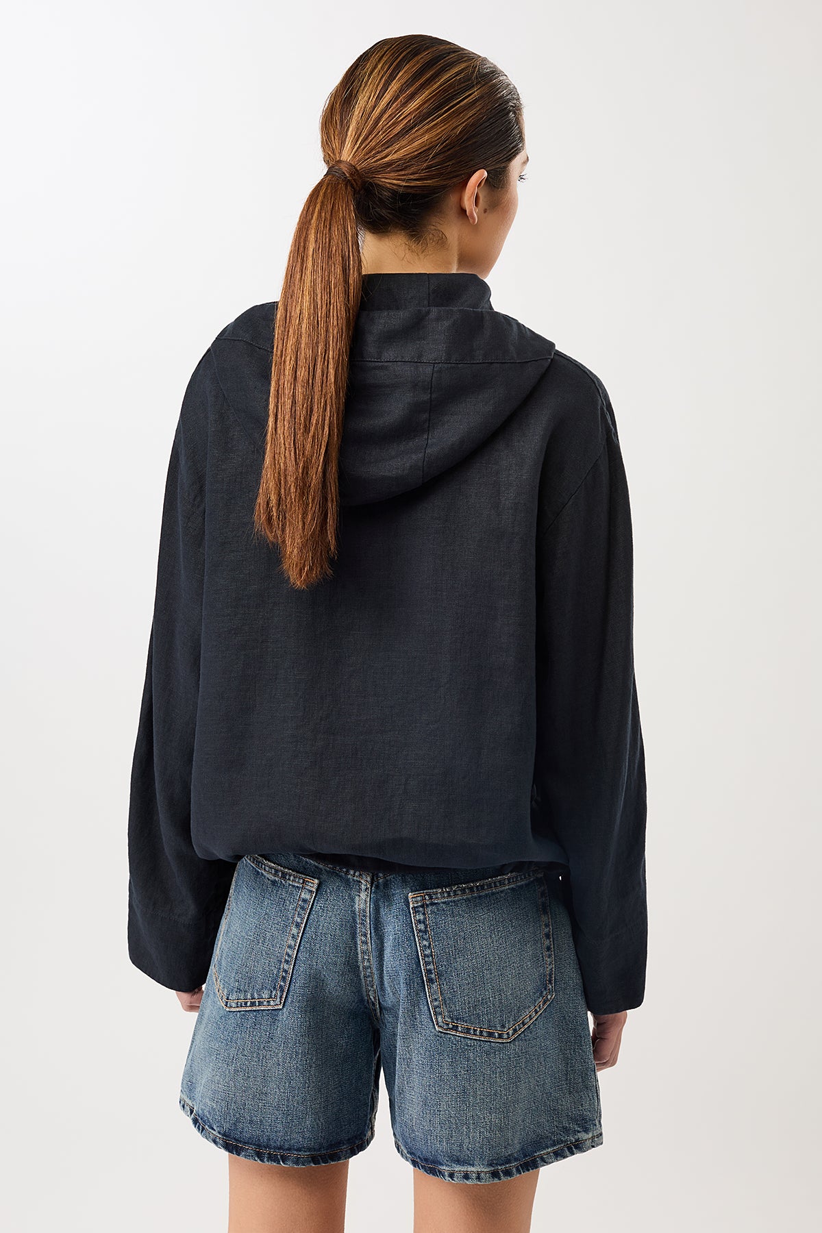 langerchen-lockere-jacke-mit-kordelzug-navy image 3