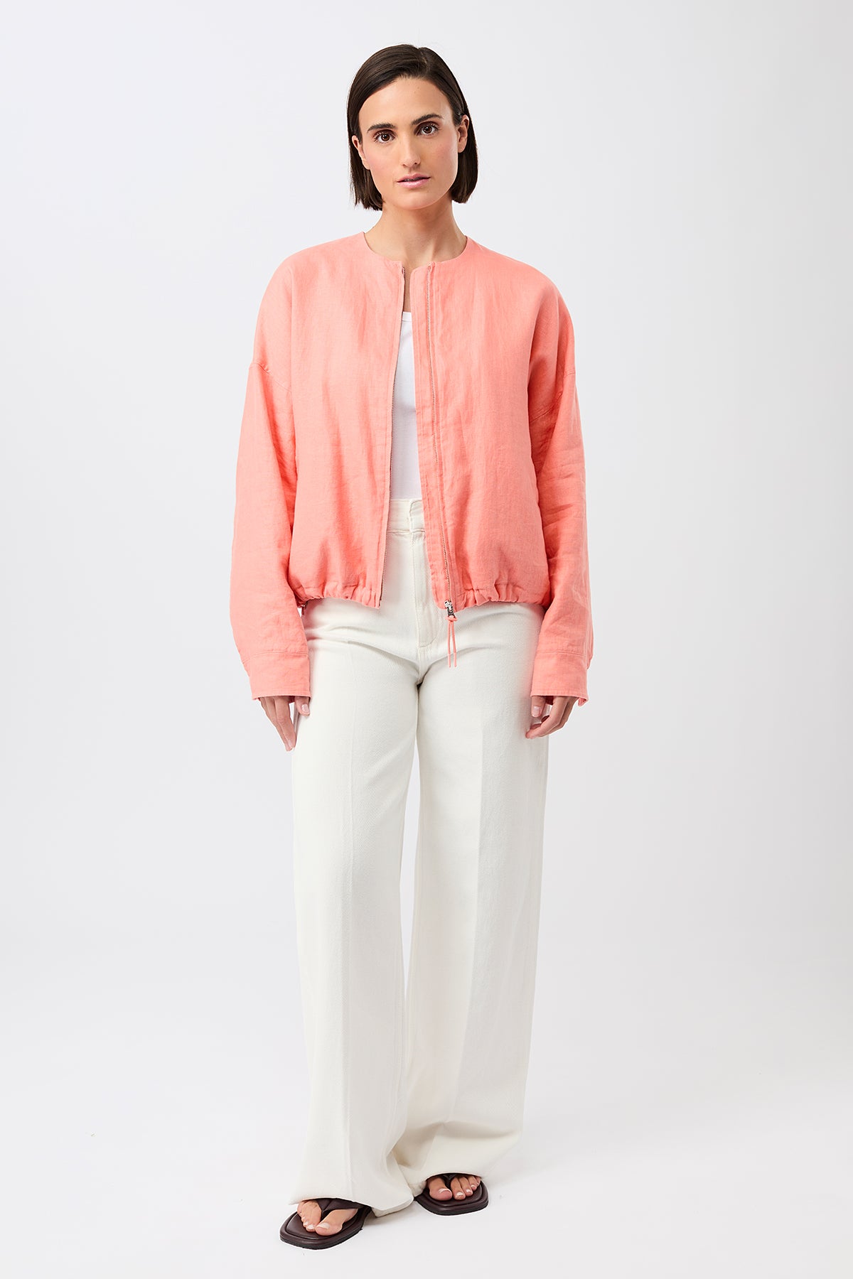 langerchen-rundhals-bomberjacke-mit-leistentasche-frangipani image 3