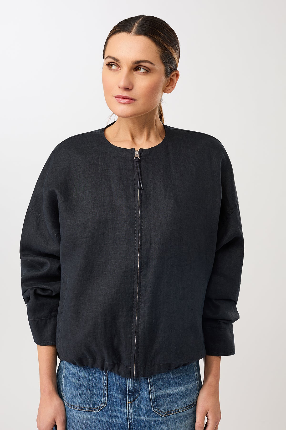 langerchen-rundhals-bomberjacke-mit-leistentasche-navy-damen-blouson image 3