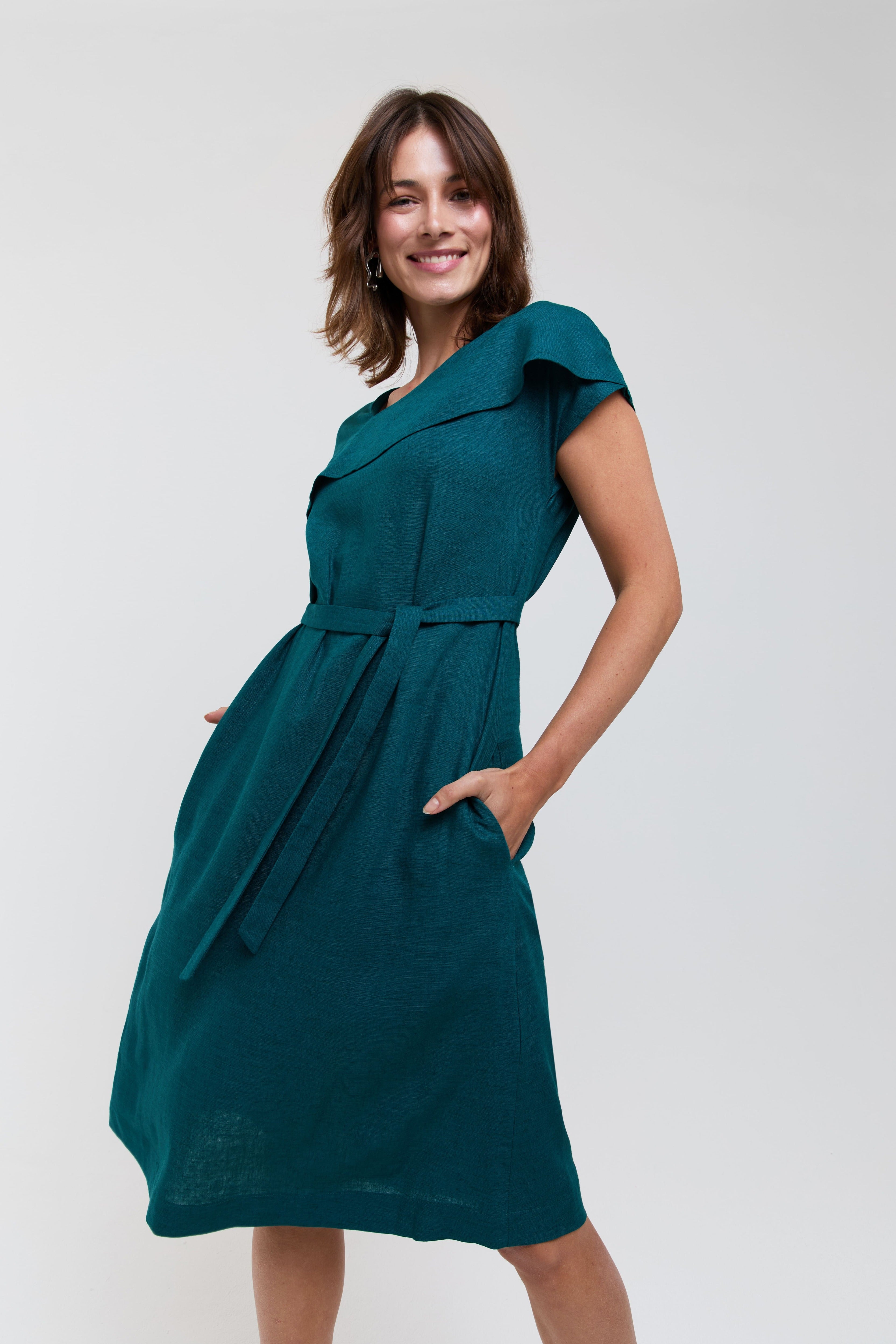 ayani-daniela-elegantes-midi-kleid-mit-r-schen-ausschnitt-in-gr-n image 3
