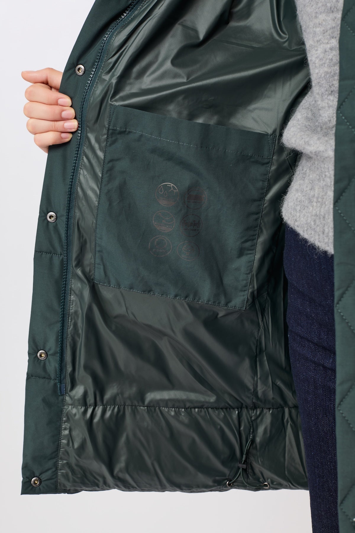 langerchen-jacke-mit-stehkragen-aus-eco-daune-fir image 6