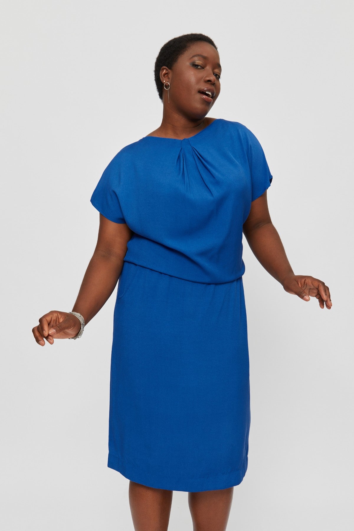 ayani-amy-midi-kleid-mit-bleistiftrock-in-classic-blue image 7