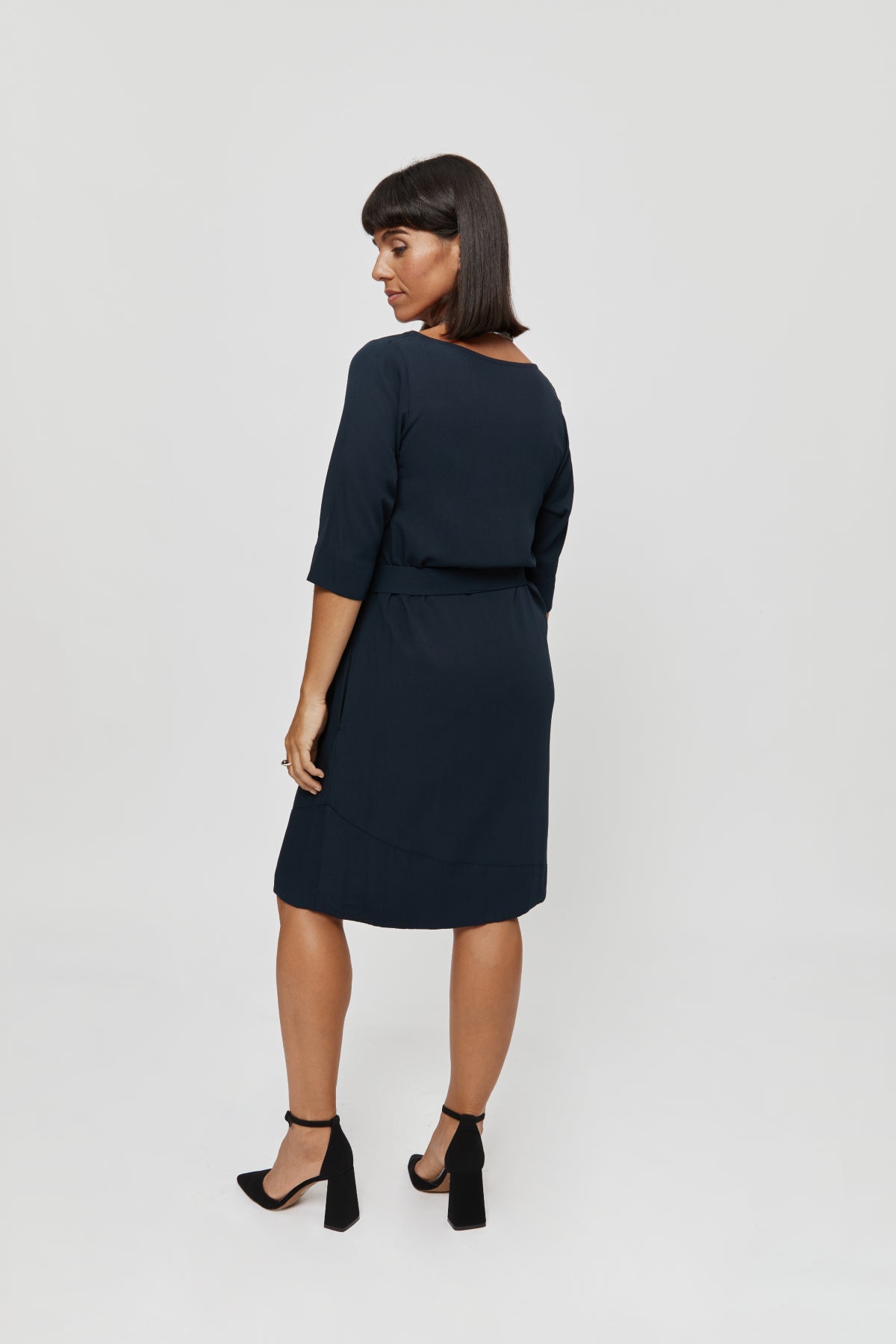 ayani-catherine-kleid-anthrazit-mit-optionalem-g-rtel image 6