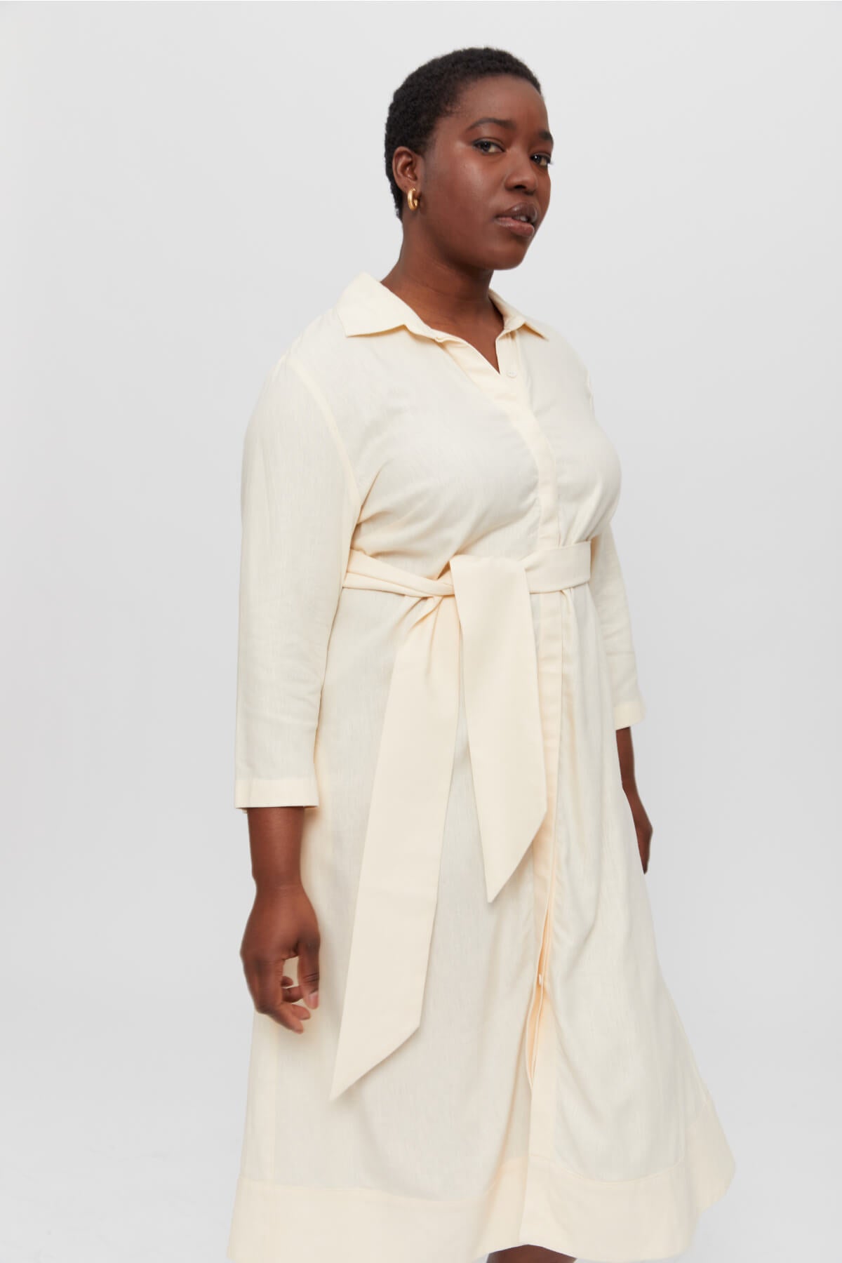 ayani-mariam-leinen-hemdkleid-mit-breitem-g-rtel-in-cream image 2