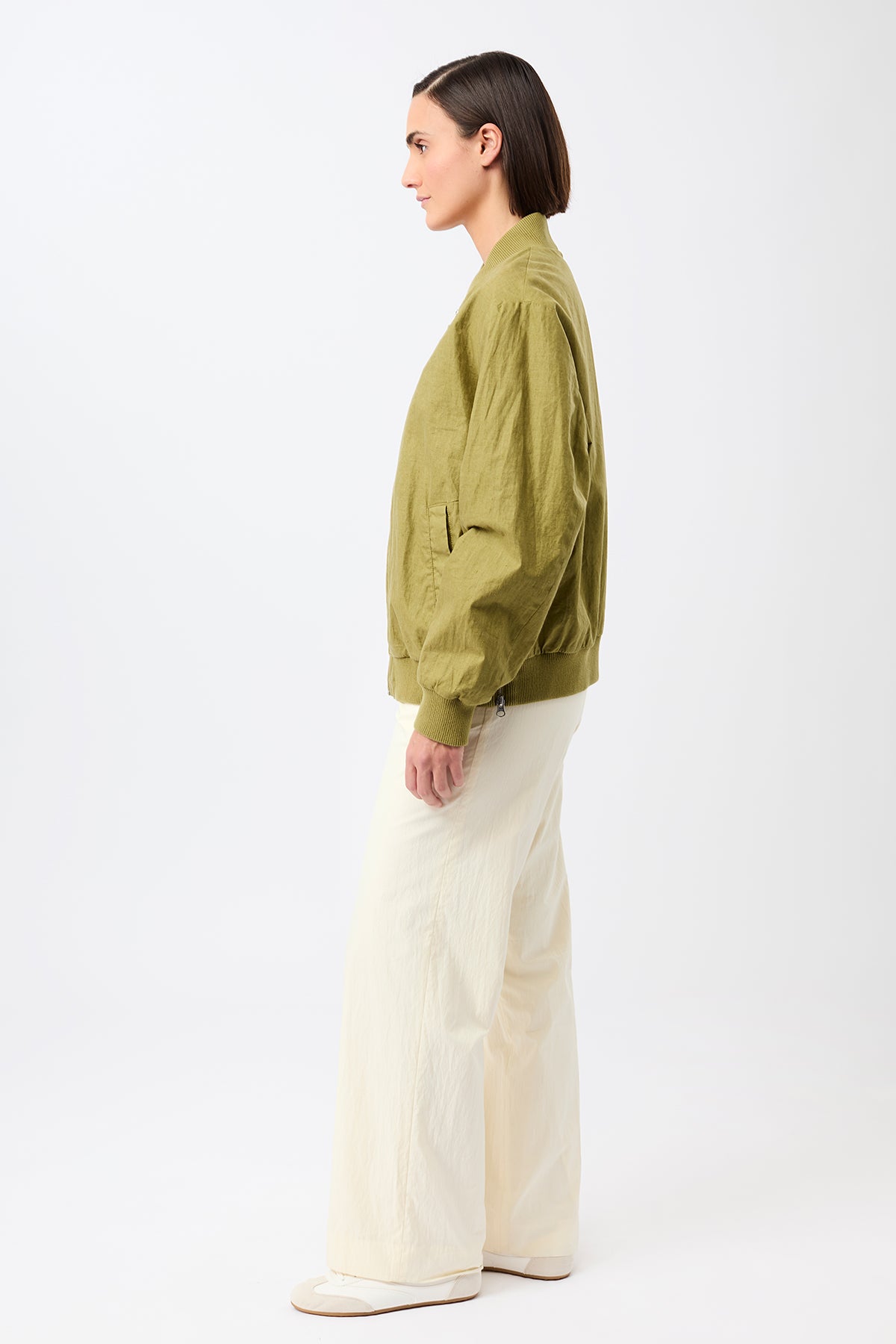 langerchen-bomberjacke-mit-seitlichen-rei-verschl-ssen-blouson-in-green-olive image 5
