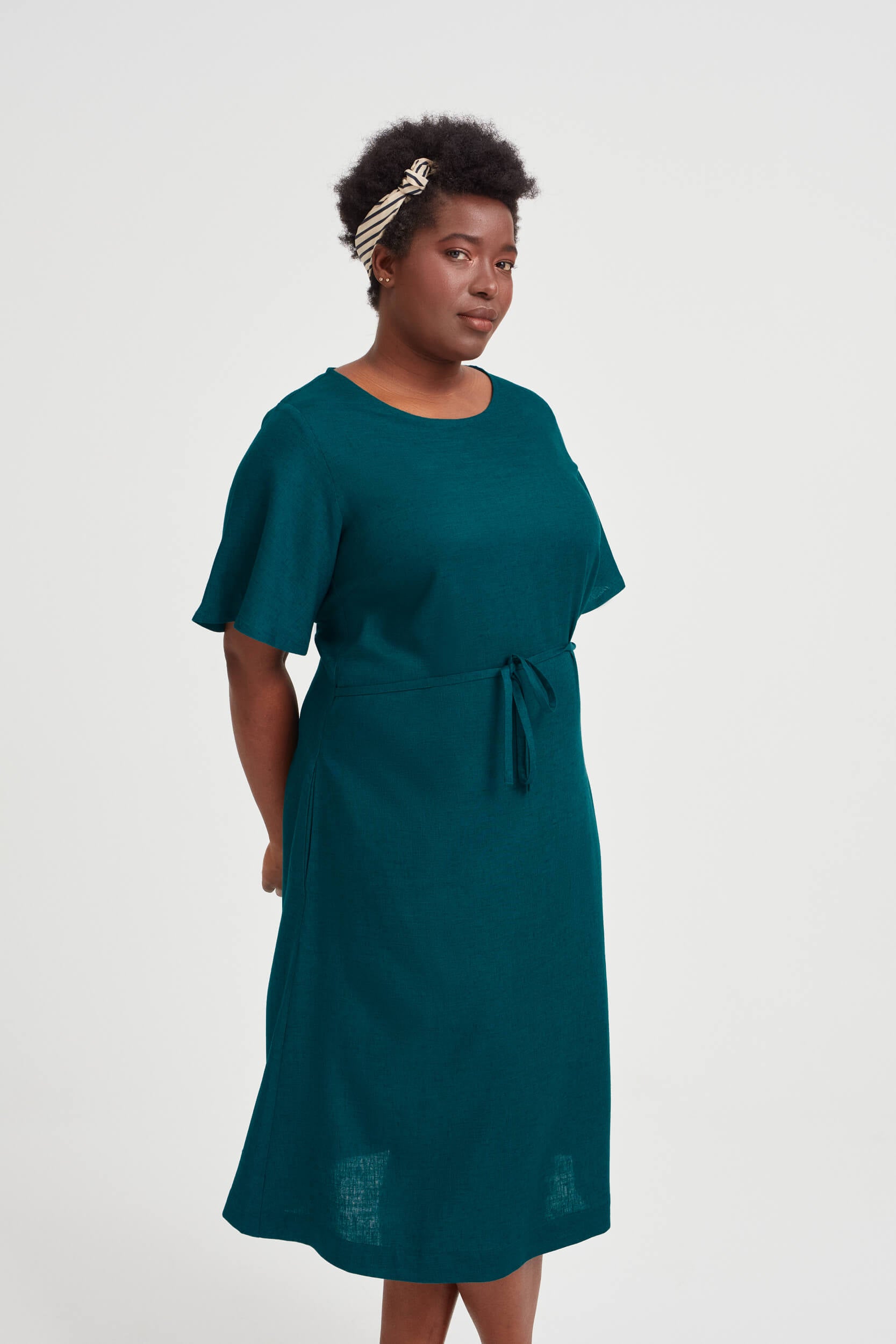 ayani-nika-rundhals-kleid-mit-schmetterlings-rmeln-in-gr-n image 5