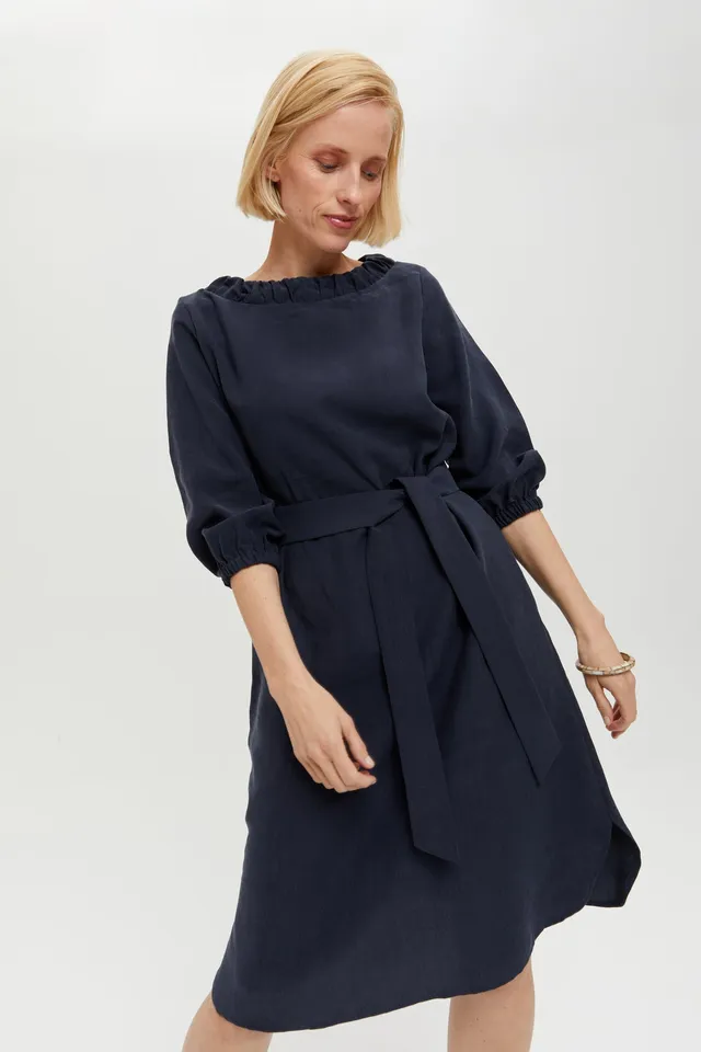ayani-celine-elegantes-g-rtelkleid-mit-halsausschnitt-element-in-dunkelblau image 1