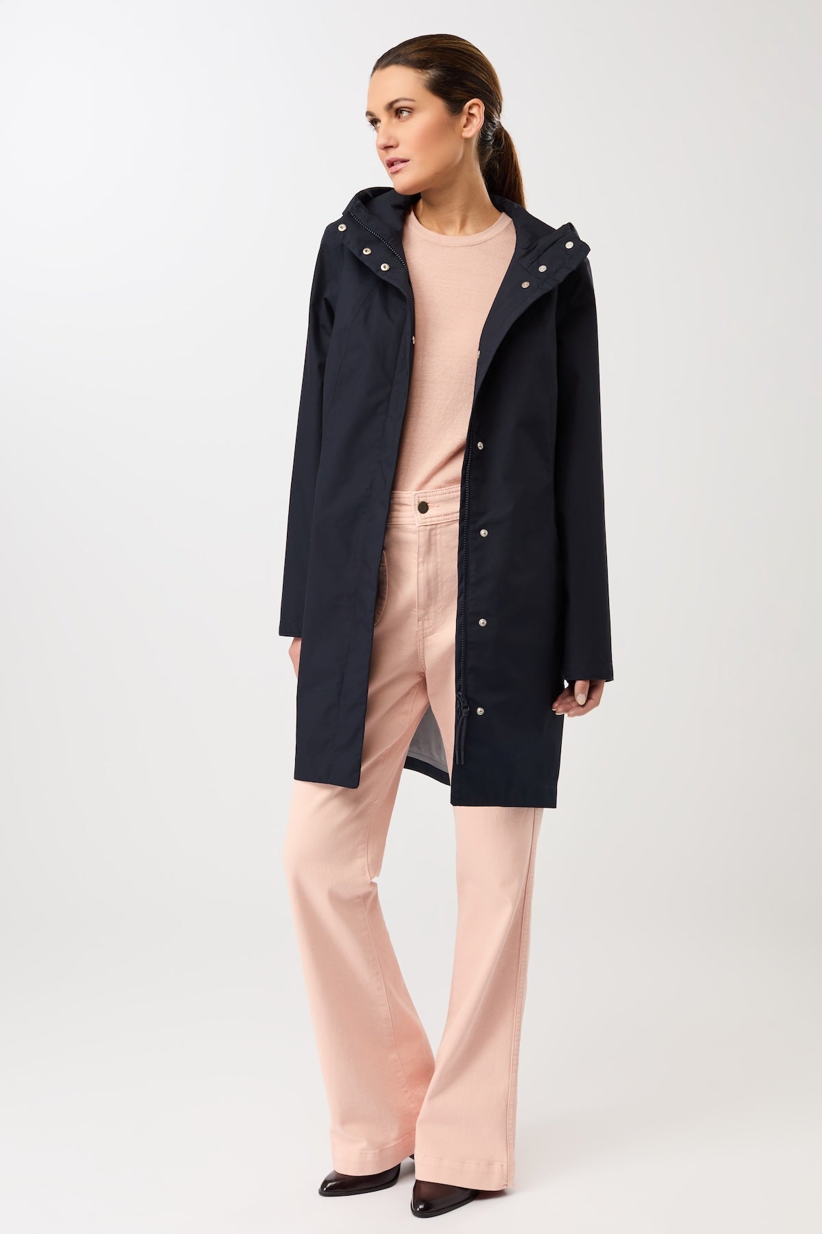 langerchen-schmaler-regenparka-mit-verdecktem-rei-verschluss-navy-regenjacke image 6