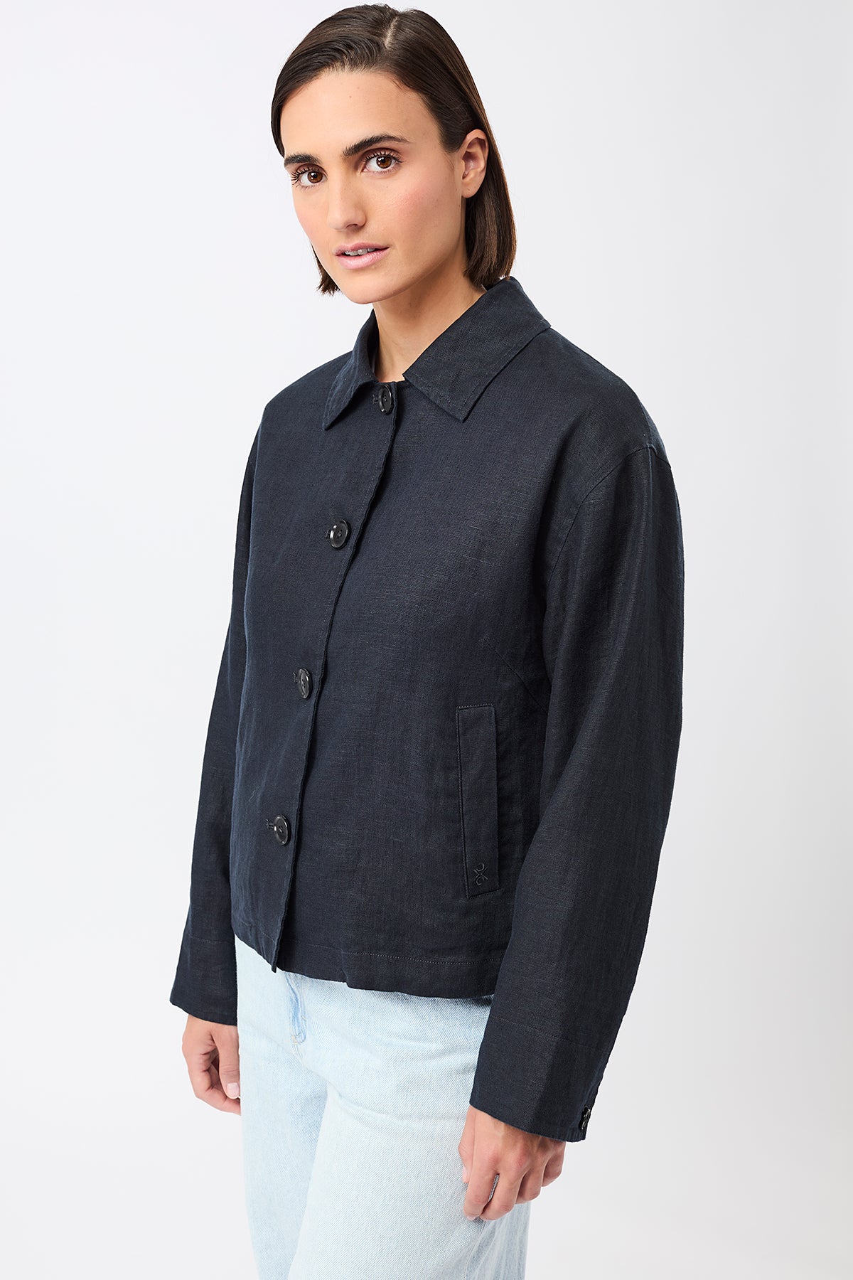 langerchen-schlichte-jacke-aus-leinen-kurze-jacke-navy image 2
