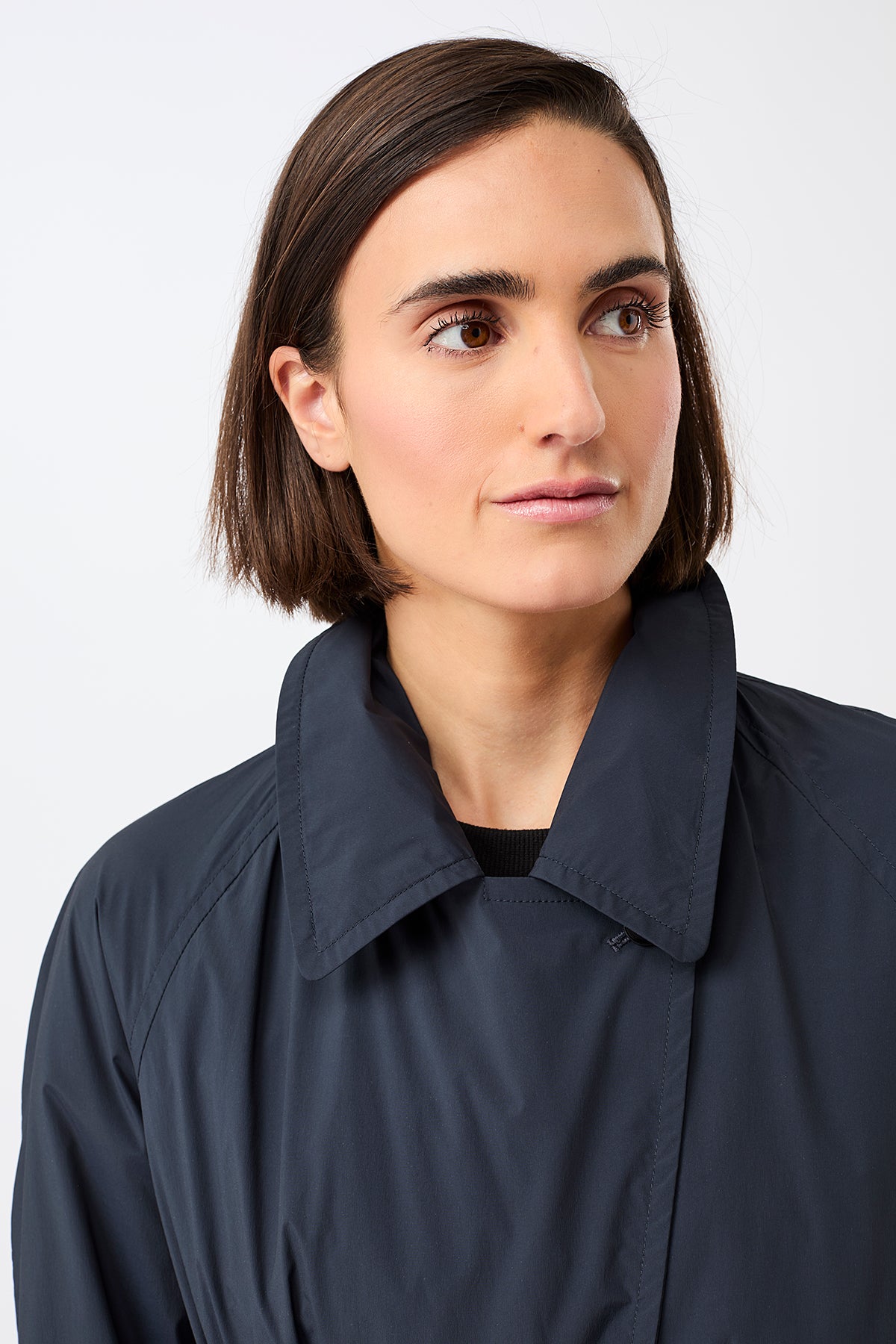 langerchen-trenchcoat-klassisch-mit-raglannaht-leichte-lange-jacke-navy image 5