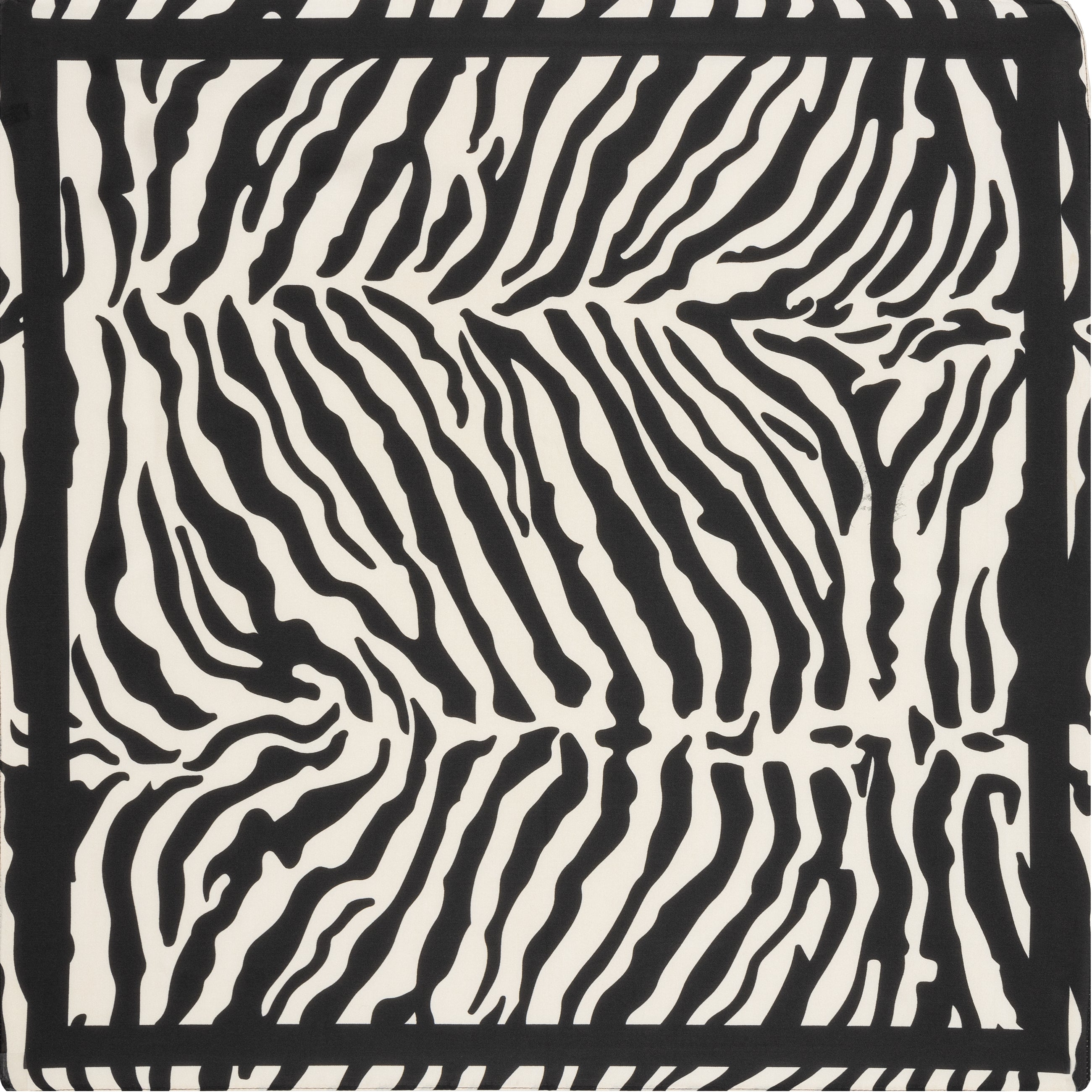 caspar-schal-no-537-sommerschal-70x70-zebra image 5