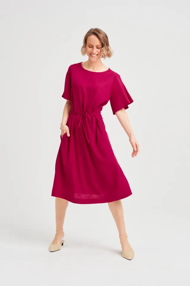 ayani-nika-rundhals-kleid-mit-schmetterlings-rmeln-in-kirschrot image 1