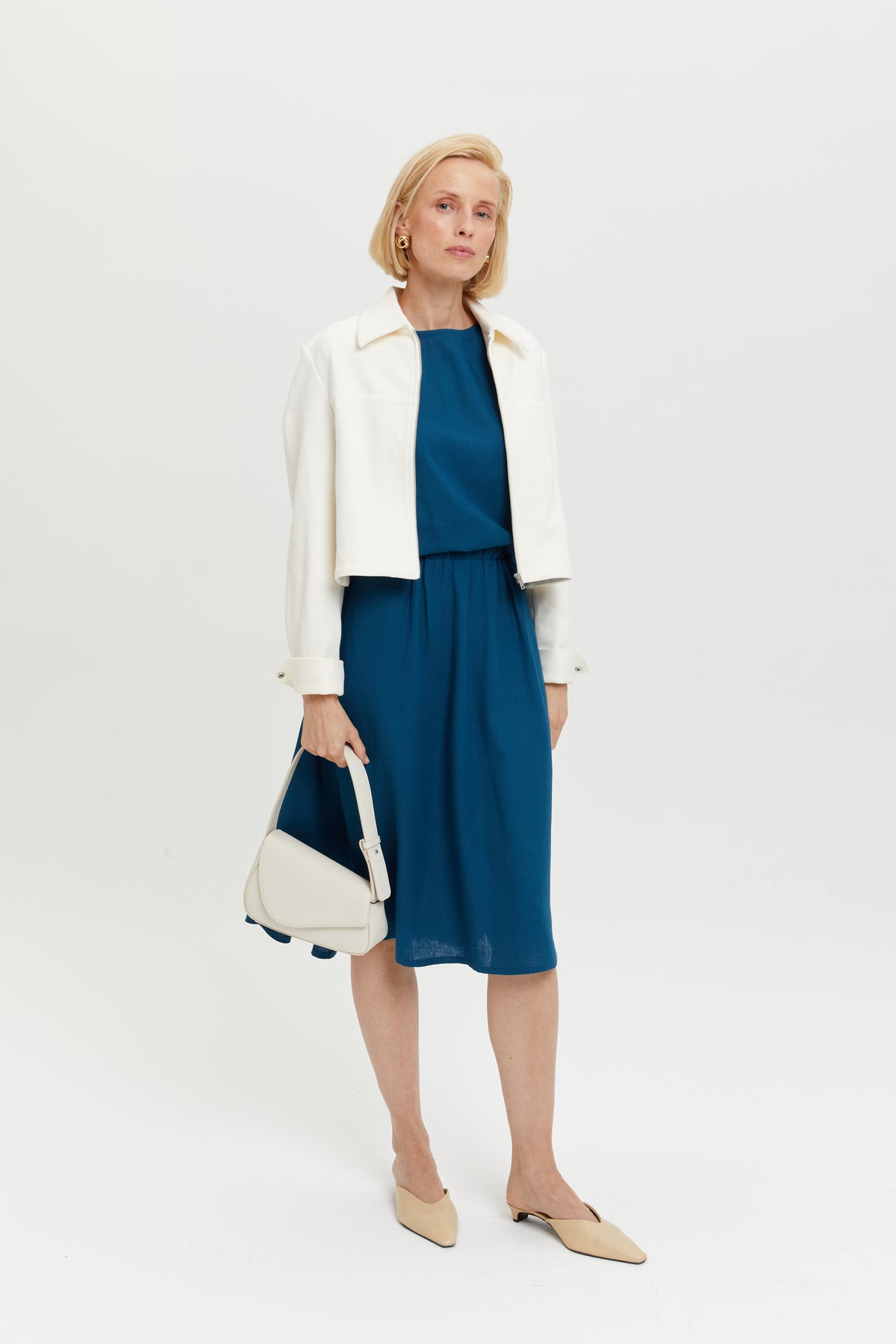 ayani-nane-leinen-kleid-mit-kurzarm-in-petrol-blau image 7