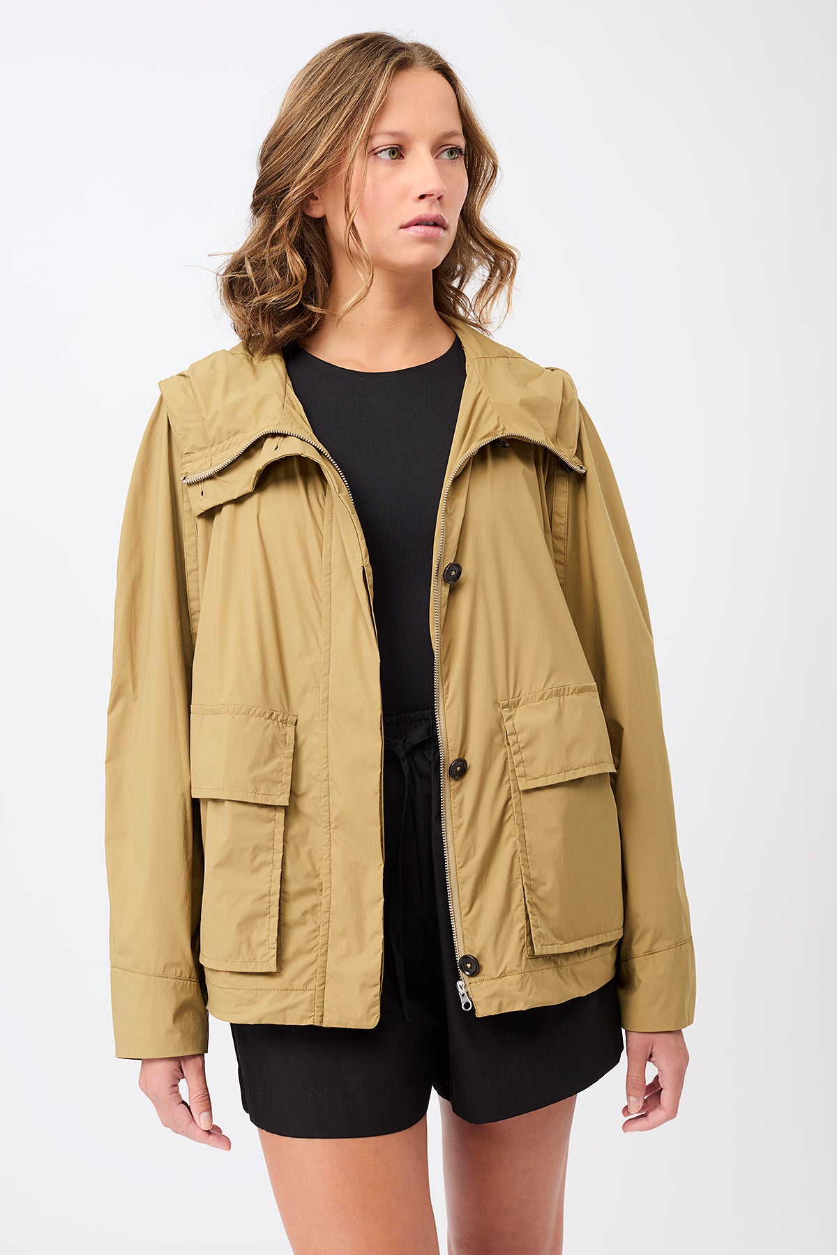 langerchen-kapuzenjacke-mit-gro-en-taschen-in-breeze image 3
