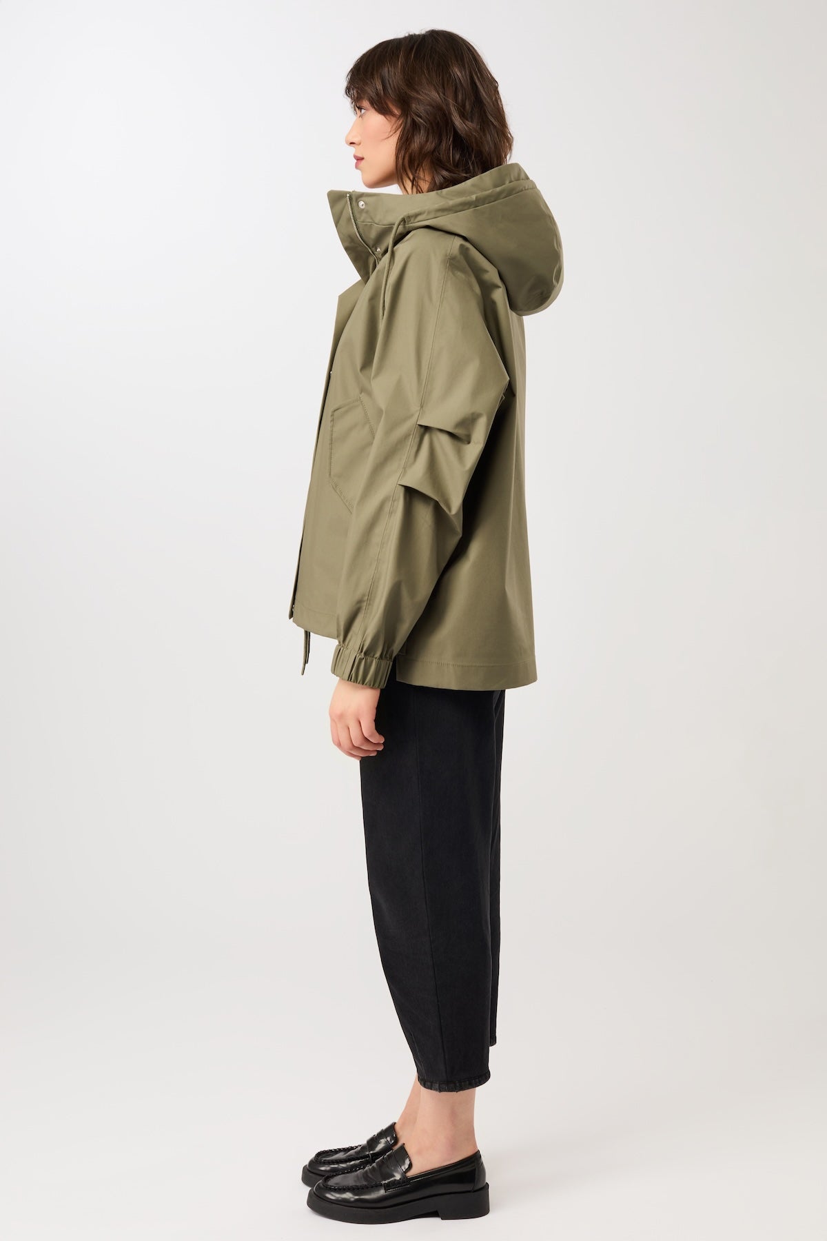 langerchen-kapuzenjacke-mit-falten-am-arm-stone-moss-kurz image 6
