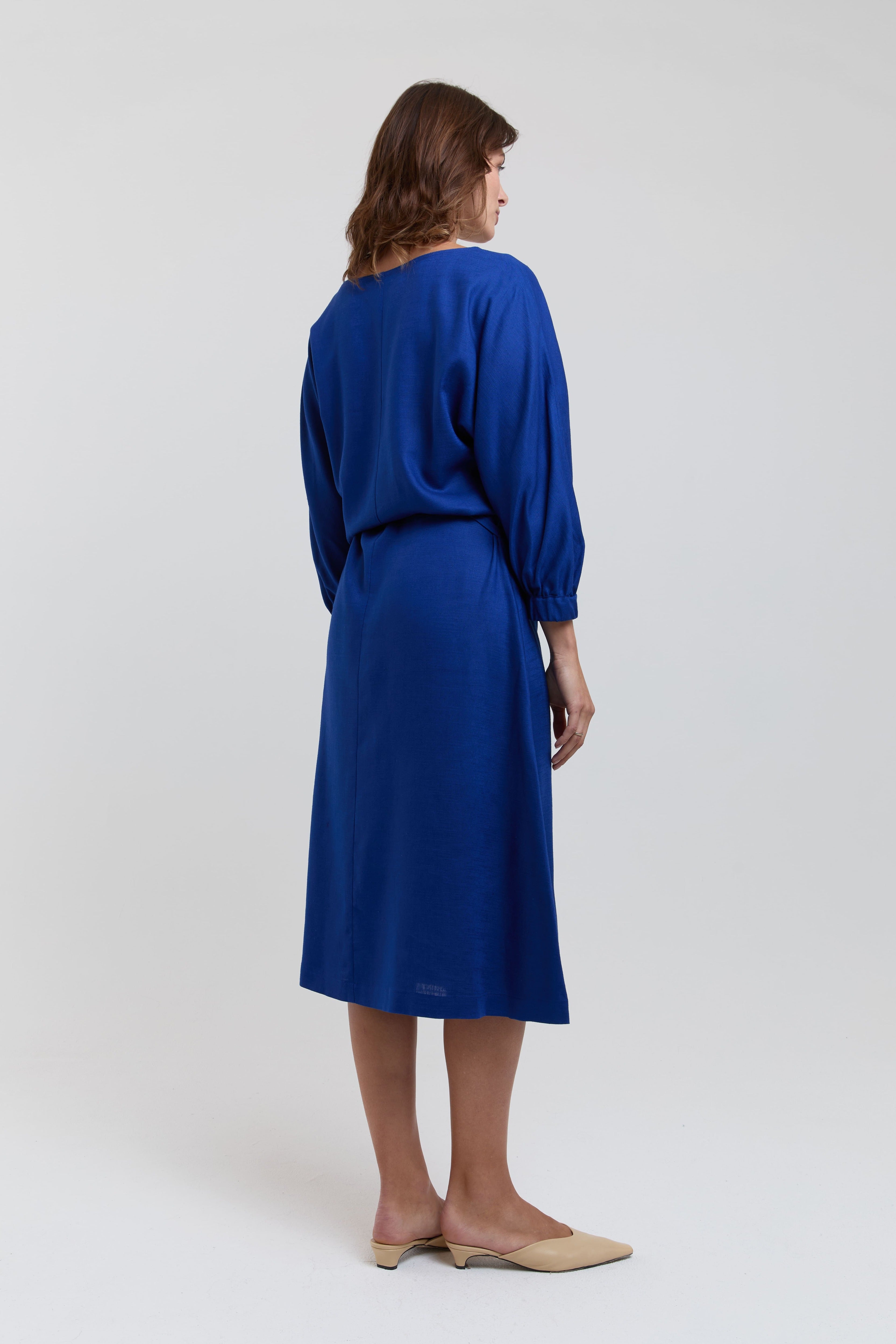 ayani-andrea-midi-dress-mit-langarm-und-verstellbarer-taille-in-ocean-blue image 7