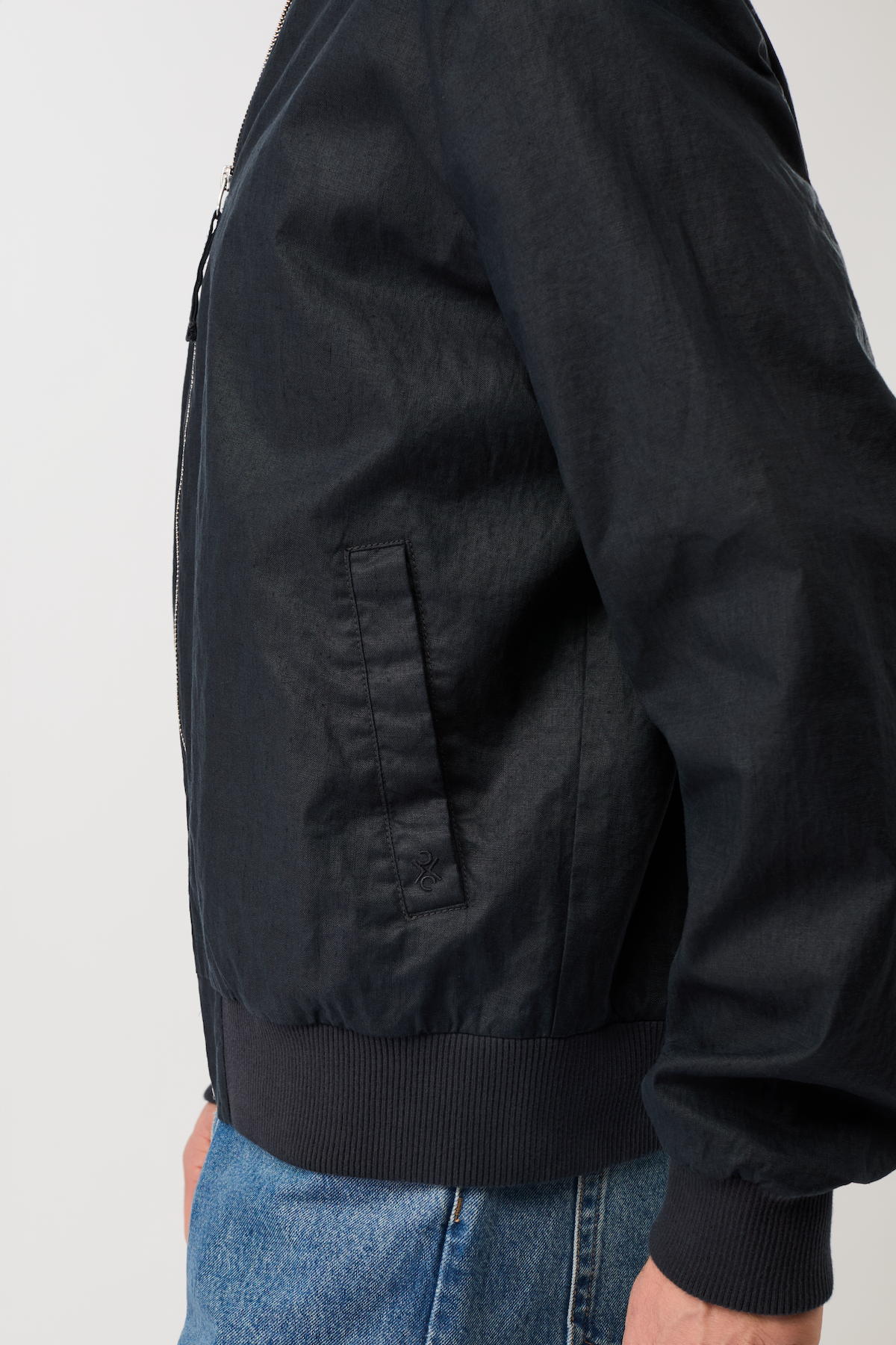 langerchen-bomberjacke-aus-beschichtetem-leinen-navy image 4