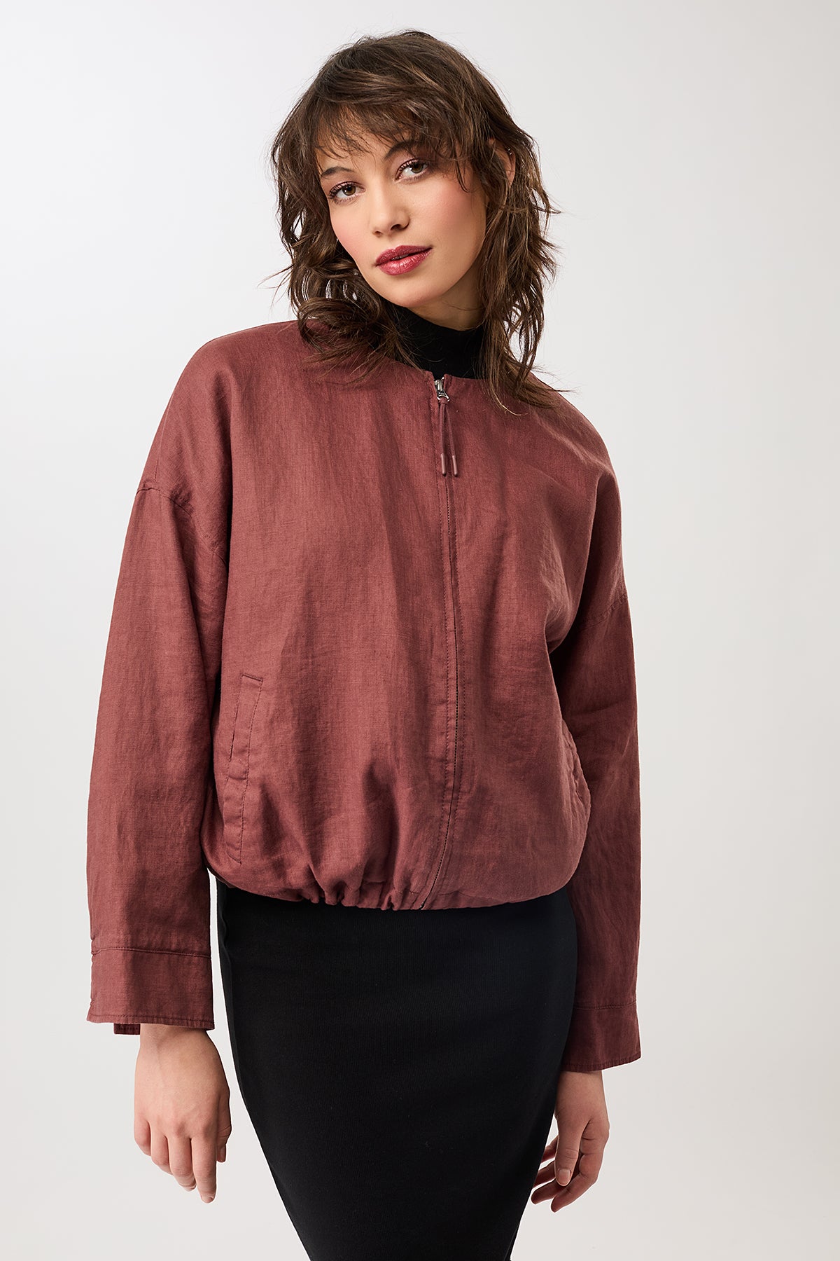 langerchen-rubywood-rundhals-bomberjacke-mit-leistentasche-leinen-blouson image 2