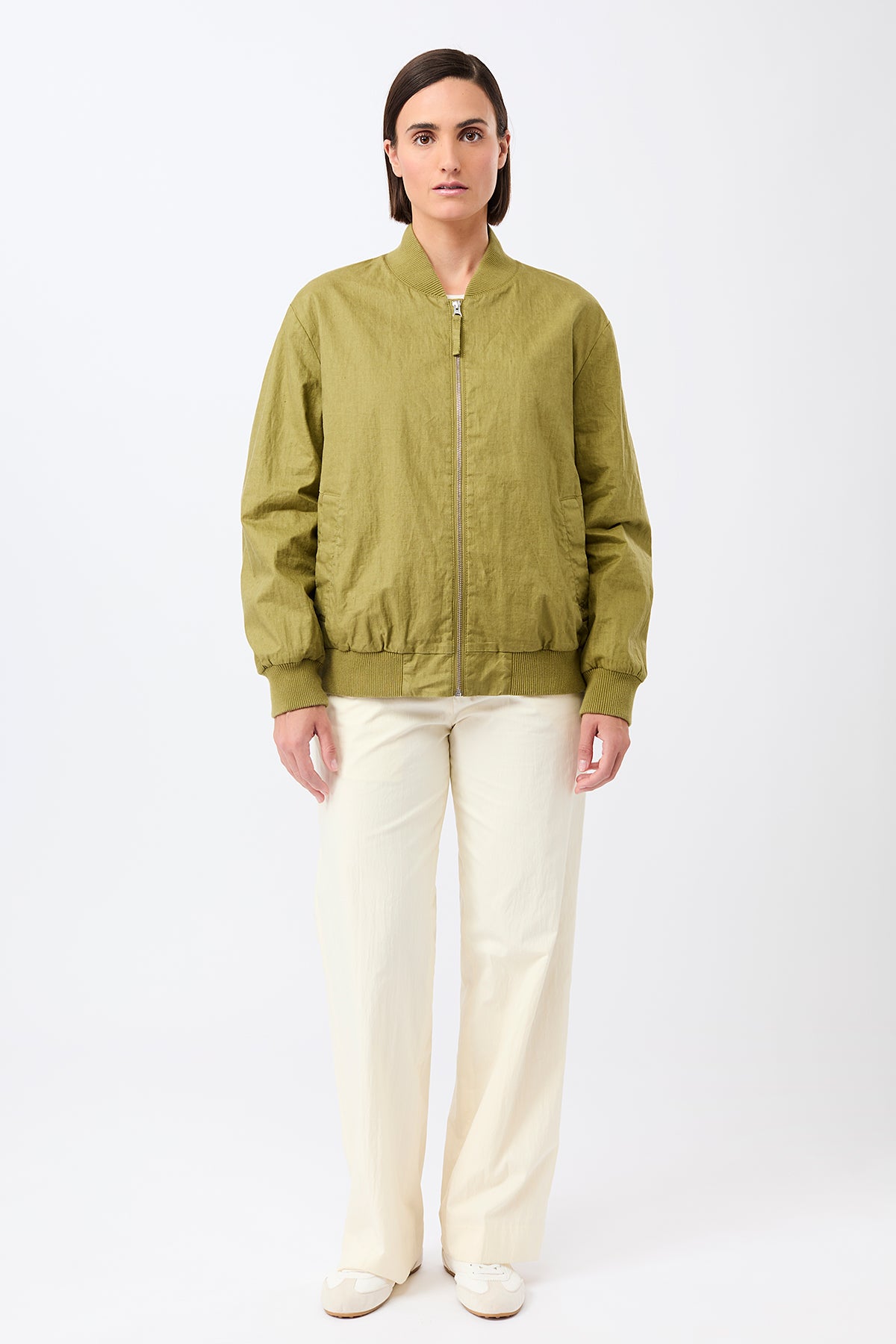 langerchen-bomberjacke-mit-seitlichen-rei-verschl-ssen-blouson-in-green-olive image 4
