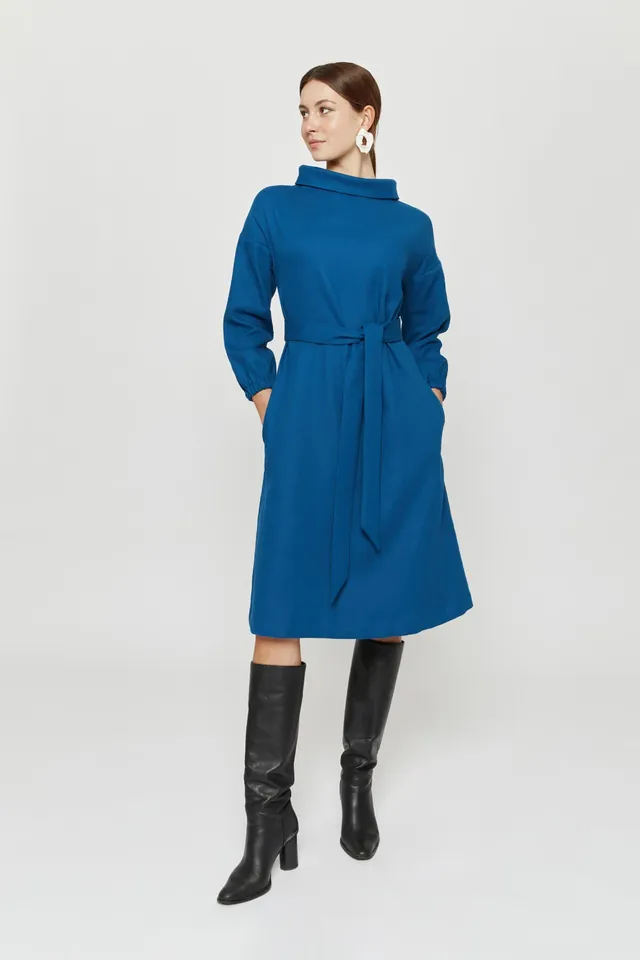 ayani-amalia-midi-winterkleid-mit-hohem-rundhals-in-petrolblau image 1