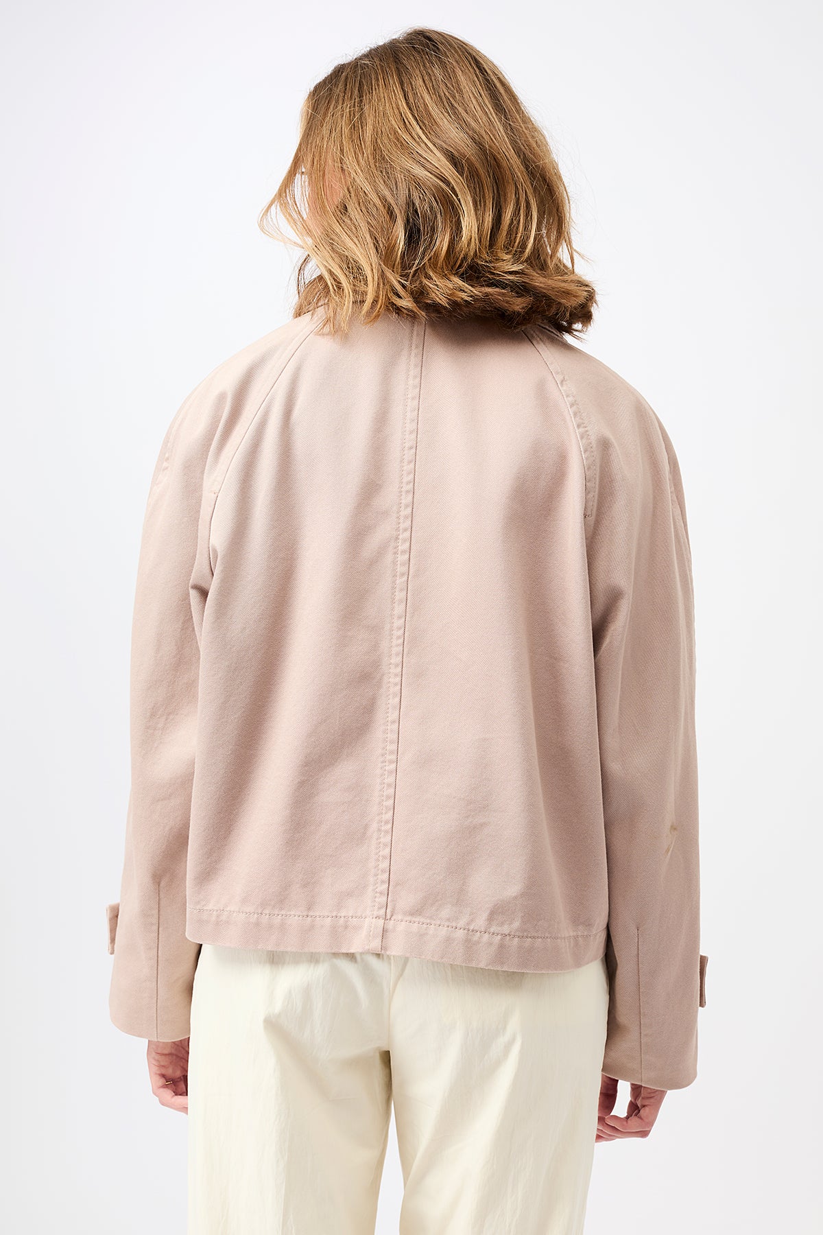 langerchen-kurze-trenchjacke-aus-bio-baumwolle-in-blush image 3