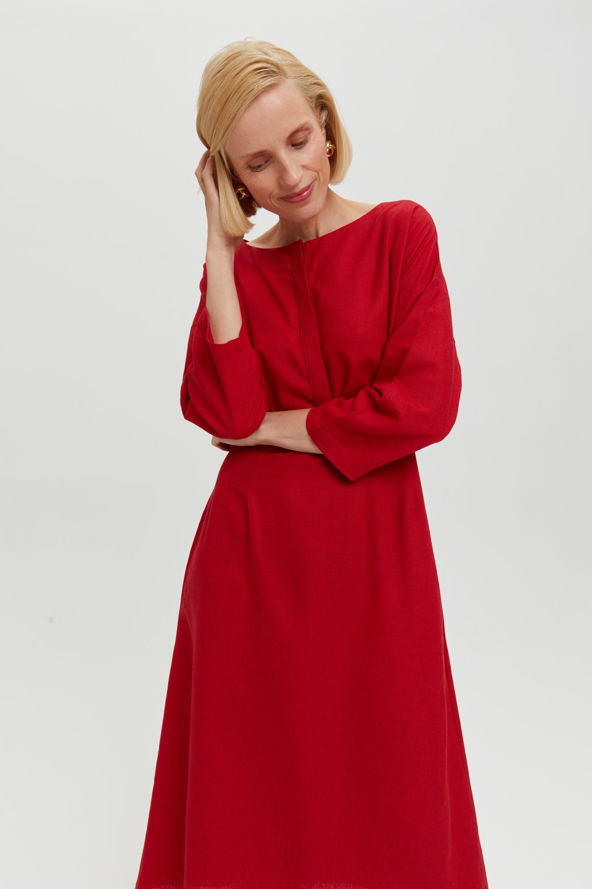 ayani-lusin-midi-leinenkleid-mit-knopfleiste-in-rot image 2