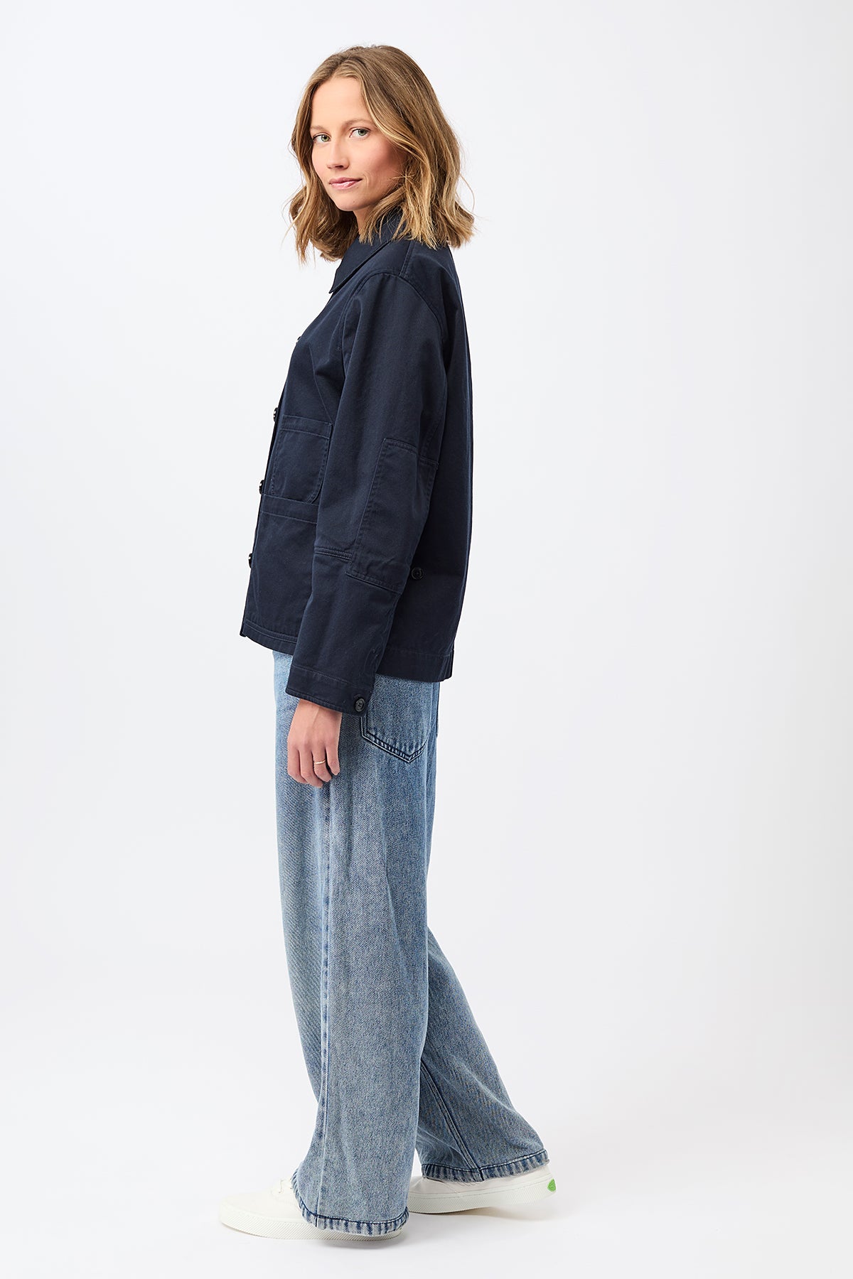 langerchen-kurze-jacke-mit-kn-pfen-navy-damen-bergangsjacke image 3