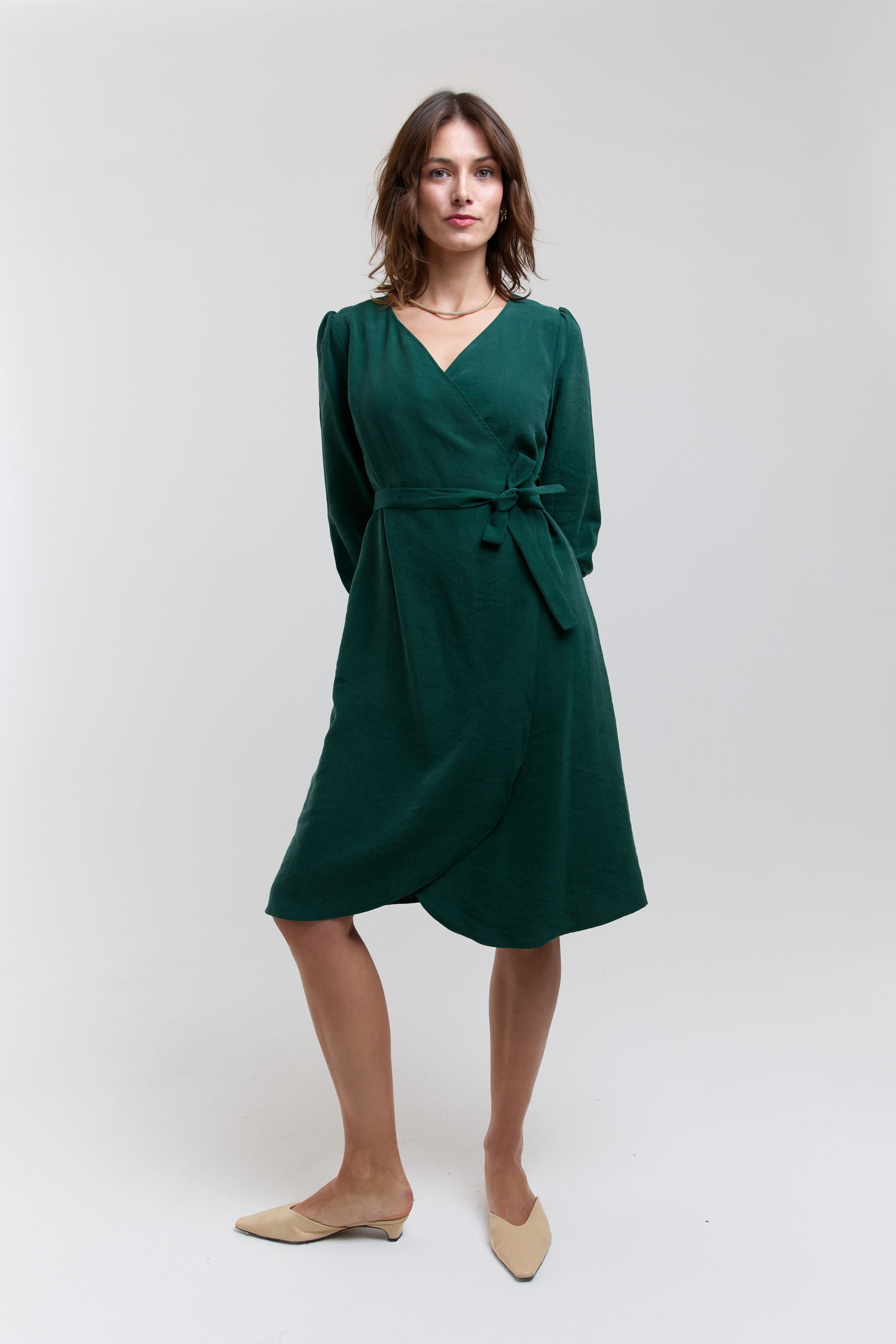 ayani-sophie-wickelkleid-mit-puff-rmeln-und-bindeg-rtel-in-forest-green image 2