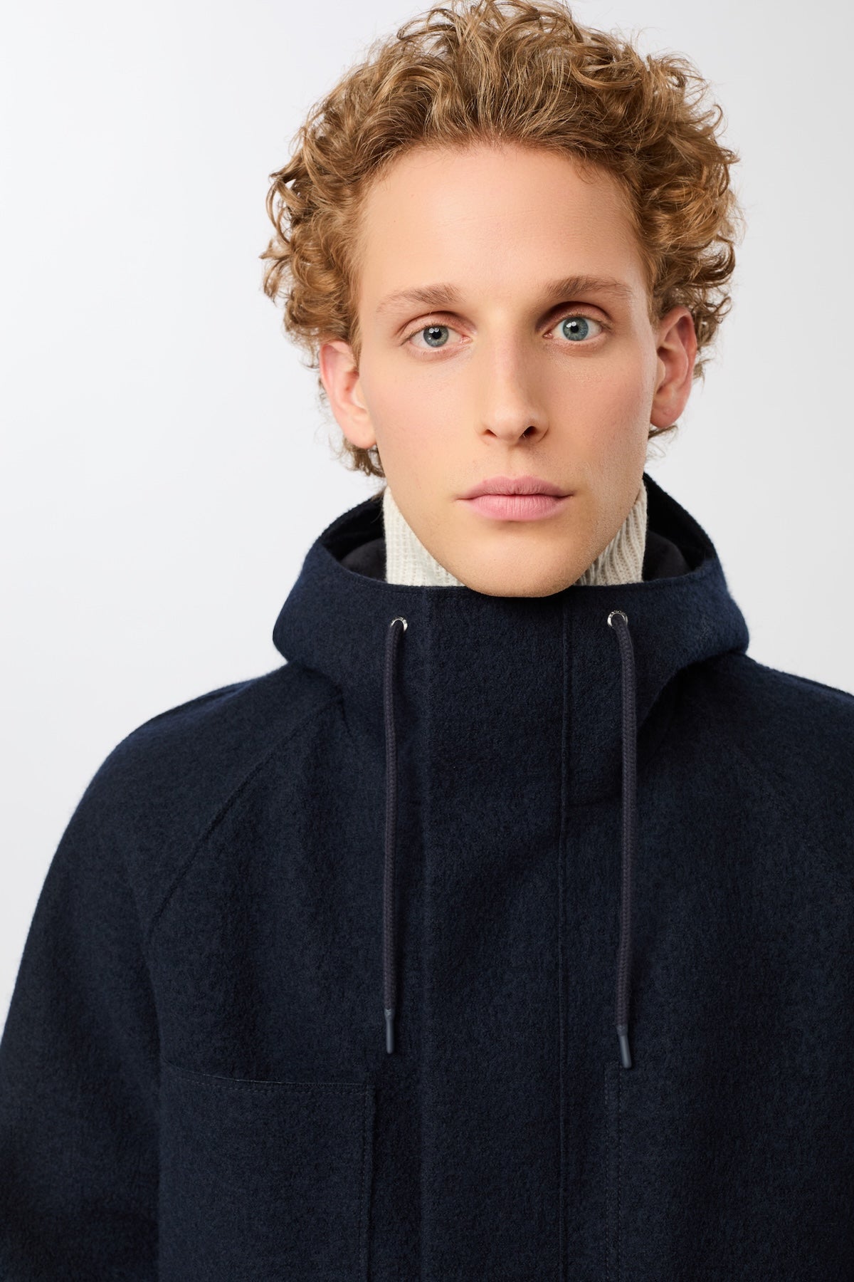 langerchen-parka-aus-techno-felt-mit-gro-en-taschen-navy image 5