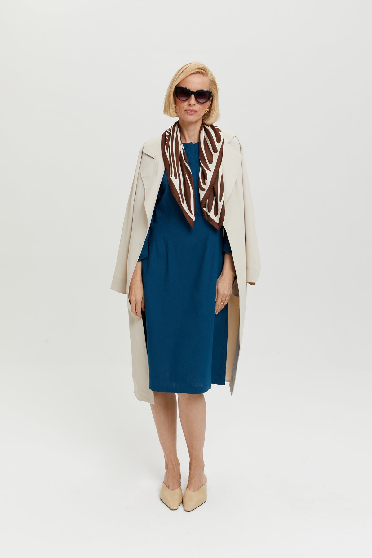 ayani-lusin-midi-leinenkleid-mit-knopfleiste-in-petrol-blue image 8