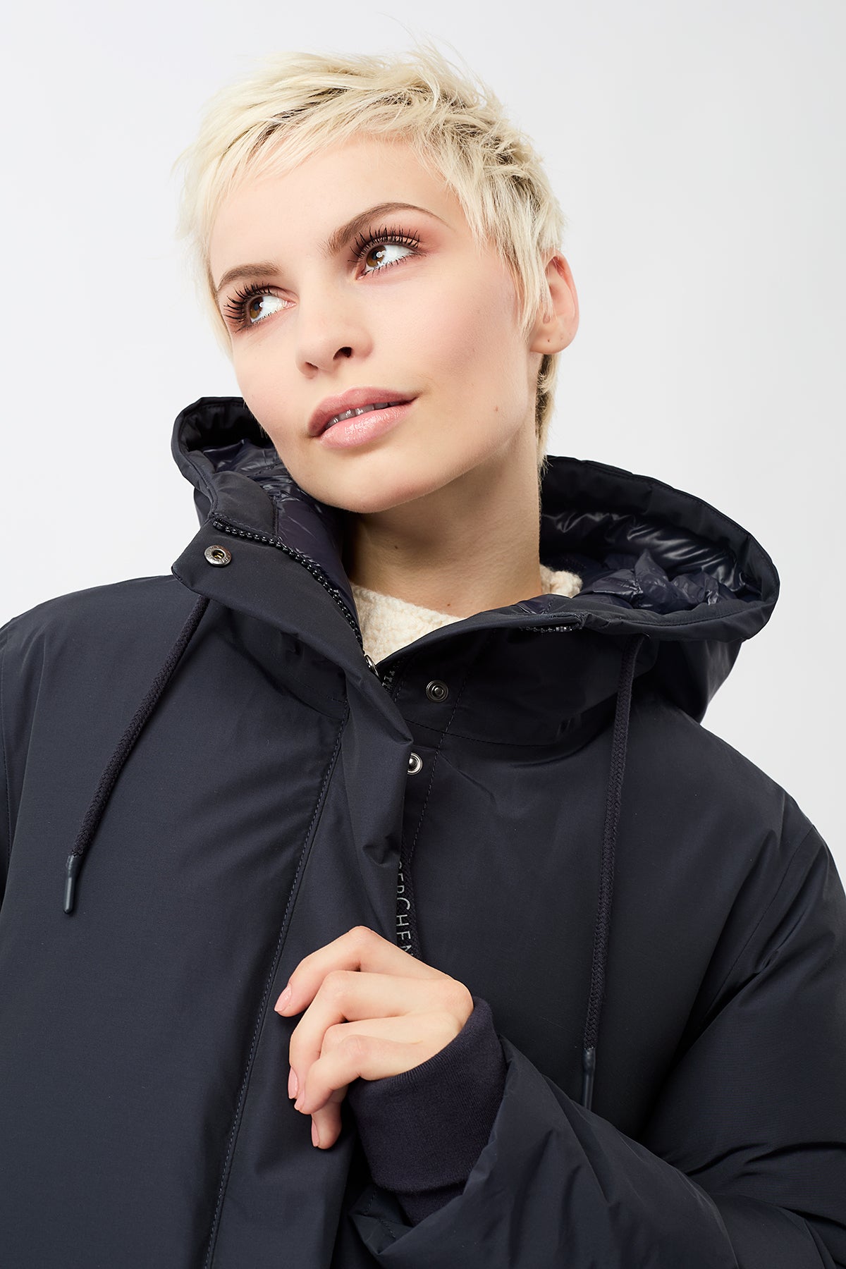 langerchen-lange-jacke-mit-kapuze-und-eco-daune-navy image 5