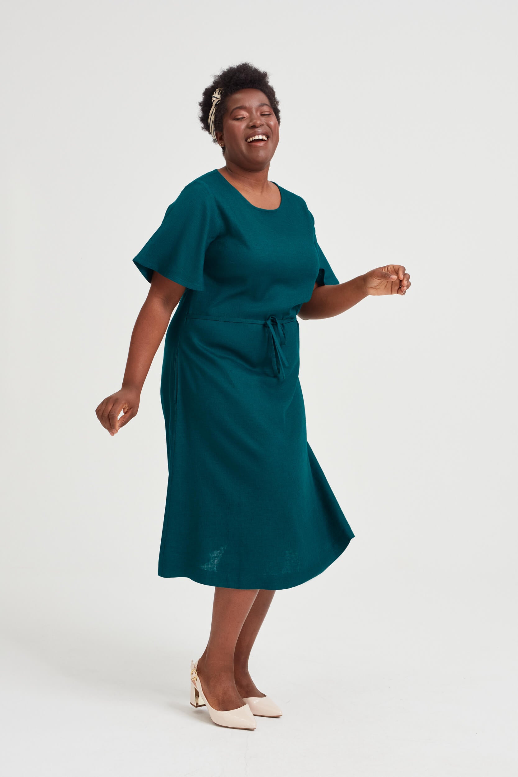 ayani-nika-rundhals-kleid-mit-schmetterlings-rmeln-in-gr-n image 7