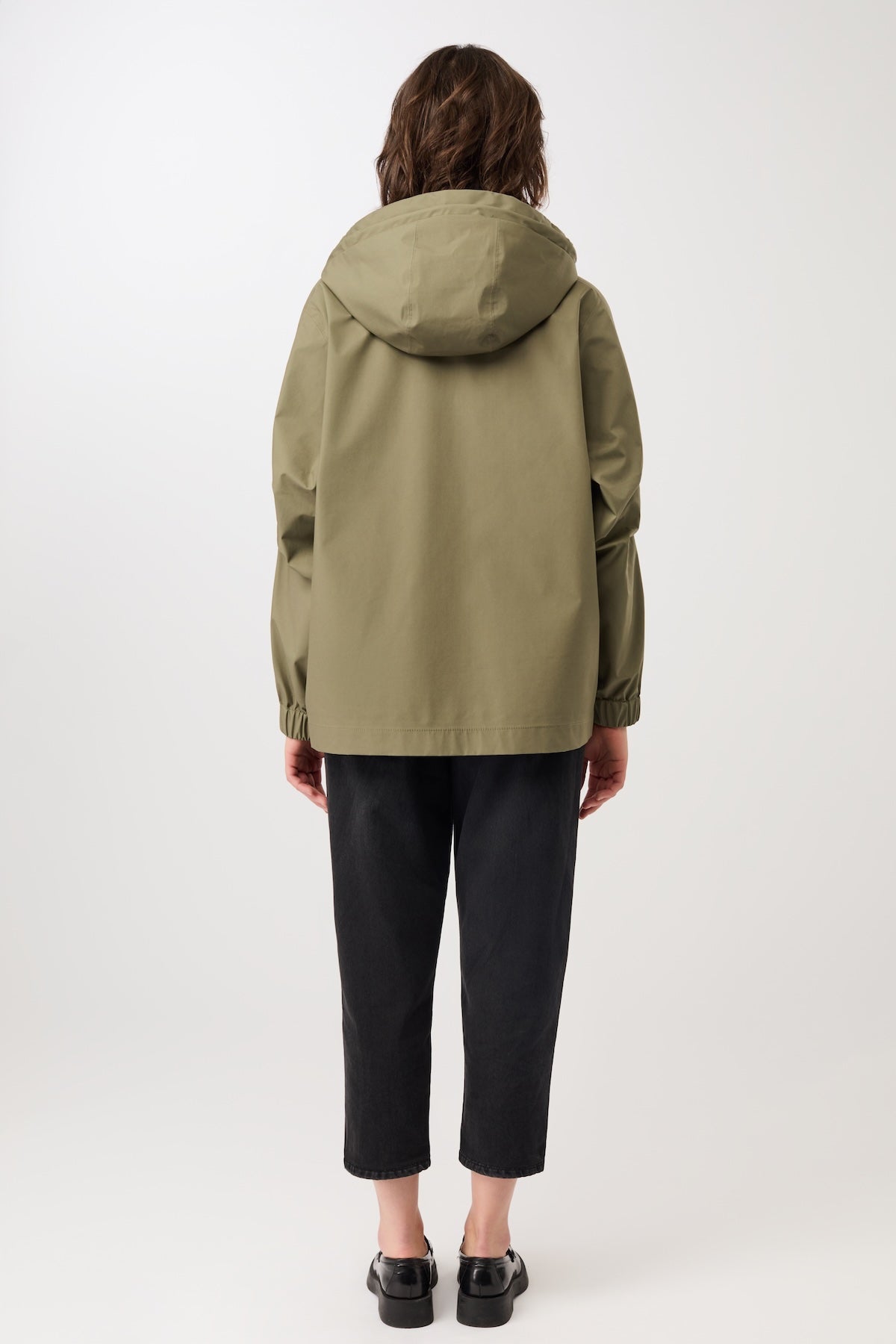langerchen-kapuzenjacke-mit-falten-am-arm-stone-moss-kurz image 4